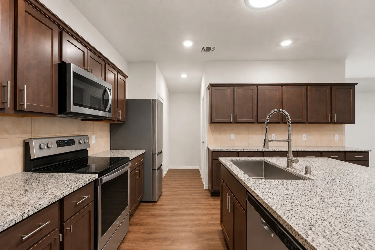 Single Family Residence For Rent in Rockwall County , 3319 Everly Drive, Fate, Texas 75189, 4 Bedroom, 2 Bathroom, 2 Garage spaces, 2,073 Sqft, built in 2019, mls#21345868, Real Estate Agent in Fate, Homes For Rent in Rockwall county, Homes For Rent in Fate, Realtor in Fate Texas, Real Estate Brokerage Independent Realty Texas, Luminita Cordes Realtor