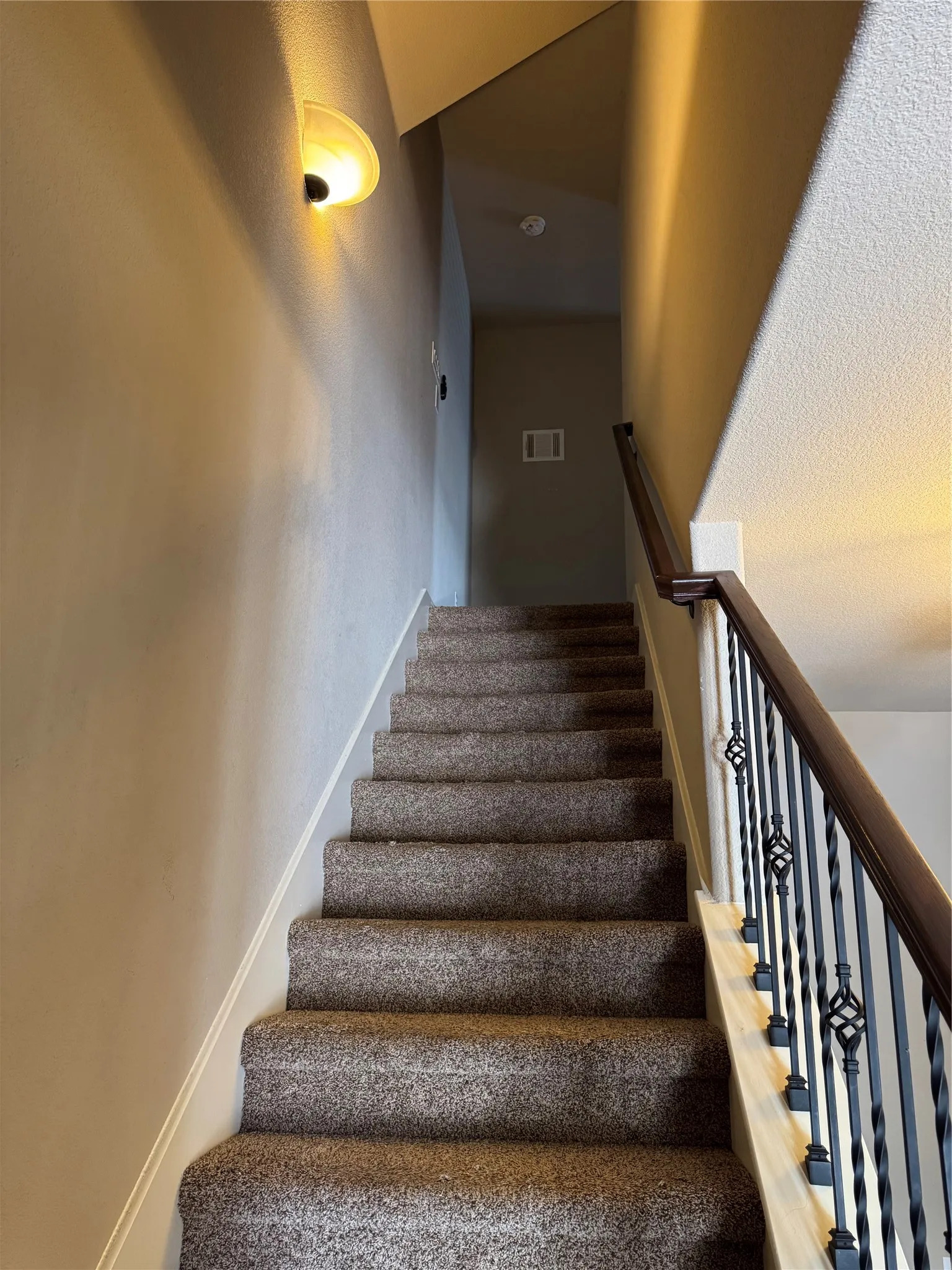 Single Family Residence For Rent in Denton County , 2116 Megan Creek Drive, Little Elm, Texas 75068, 3 Bedroom, 2 Bathroom, 2 Garage spaces, 2,574 Sqft, built in 2015, mls#21347934, Real Estate Agent in Little Elm, Homes For Rent in Denton county, Homes For Rent in Little Elm, Realtor in Little Elm Texas, Real Estate Brokerage Independent Realty Texas, Luminita Cordes Realtor