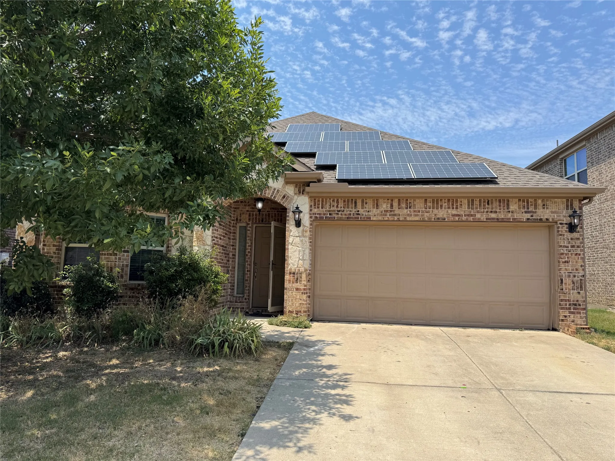 Single Family Residence For Rent in Denton County , 2116 Megan Creek Drive, Little Elm, Texas 75068, 3 Bedroom, 2 Bathroom, 2 Garage spaces, 2,574 Sqft, built in 2015, mls#21347934, Real Estate Agent in Little Elm, Homes For Rent in Denton county, Homes For Rent in Little Elm, Realtor in Little Elm Texas, Real Estate Brokerage Independent Realty Texas, Luminita Cordes Realtor