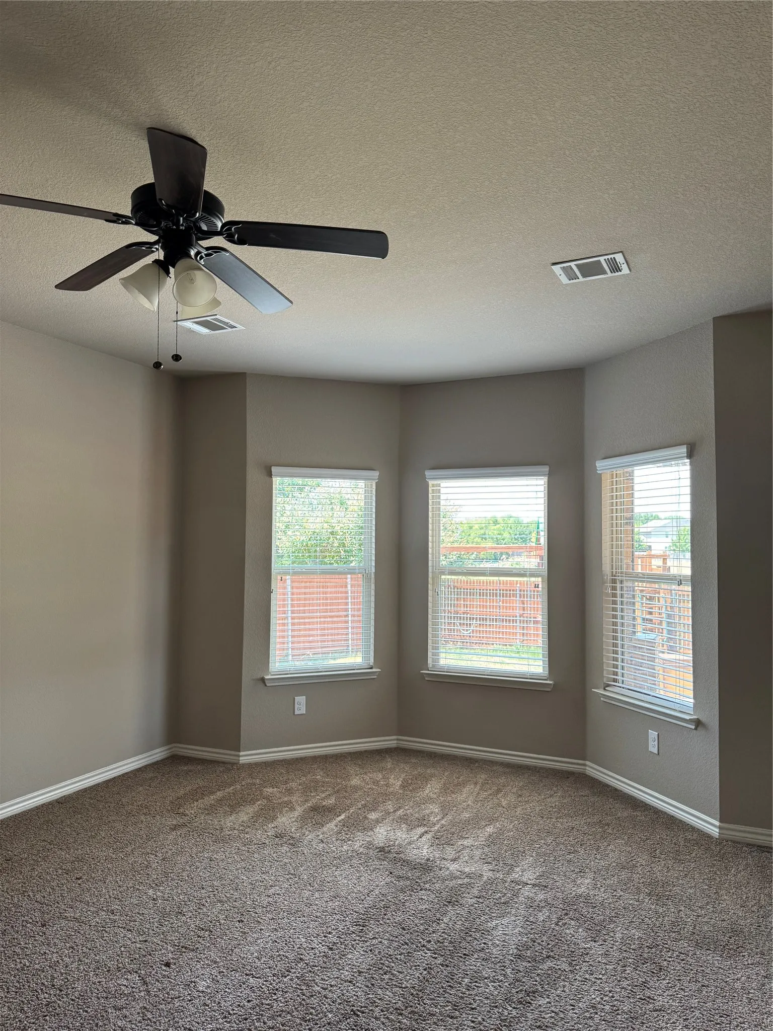 Single Family Residence For Rent in Denton County , 2116 Megan Creek Drive, Little Elm, Texas 75068, 3 Bedroom, 2 Bathroom, 2 Garage spaces, 2,574 Sqft, built in 2015, mls#21347934, Real Estate Agent in Little Elm, Homes For Rent in Denton county, Homes For Rent in Little Elm, Realtor in Little Elm Texas, Real Estate Brokerage Independent Realty Texas, Luminita Cordes Realtor