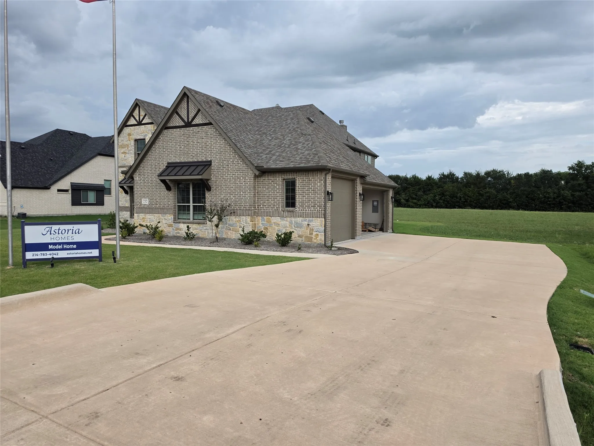 Single Family Residence For Sale in Fannin County , 232 Redwood Circle, Trenton, Texas 75490, 5 Bedrooms, 4 Bathrooms, 6 Garage spaces, 3,628 Sqft, built in 2023, Price $642,000, mls#21347940, Real Estate Agent in Trenton, Homes For Sale in Fannin county, Homes For Sale in Trenton, Realtor in Trenton Texas, Real Estate Brokerage Independent Realty Texas, Luminita Cordes Realtor