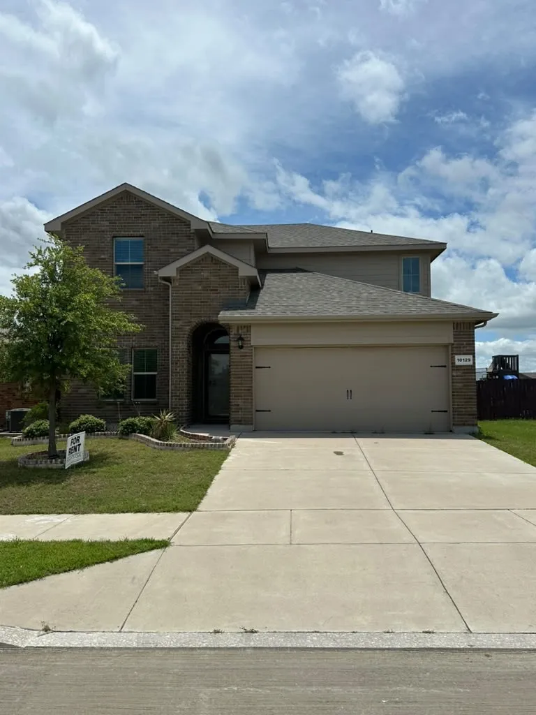 Single Family Residence For Rent in Tarrant County , 10129 Clemmons Road, Fort Worth, Texas 76108, 5 Bedroom, 4 Bathroom, 2 Garage spaces, 2,510 Sqft, built in 2018, mls#21347109, Real Estate Agent in Fort Worth, Homes For Rent in Tarrant county, Homes For Rent in Fort Worth, Realtor in Fort Worth Texas, Real Estate Brokerage Independent Realty Texas, Luminita Cordes Realtor