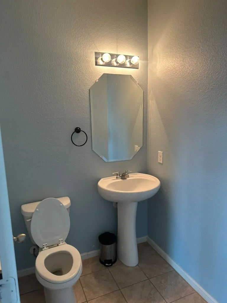 Single Family Residence For Rent in Tarrant County , 10129 Clemmons Road, Fort Worth, Texas 76108, 5 Bedroom, 4 Bathroom, 2 Garage spaces, 2,510 Sqft, built in 2018, mls#21347109, Real Estate Agent in Fort Worth, Homes For Rent in Tarrant county, Homes For Rent in Fort Worth, Realtor in Fort Worth Texas, Real Estate Brokerage Independent Realty Texas, Luminita Cordes Realtor