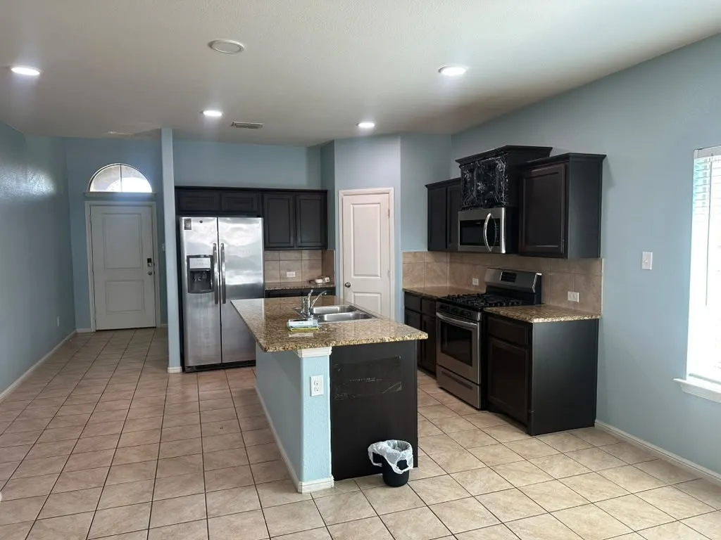 Single Family Residence For Rent in Tarrant County , 10129 Clemmons Road, Fort Worth, Texas 76108, 5 Bedroom, 4 Bathroom, 2 Garage spaces, 2,510 Sqft, built in 2018, mls#21347109, Real Estate Agent in Fort Worth, Homes For Rent in Tarrant county, Homes For Rent in Fort Worth, Realtor in Fort Worth Texas, Real Estate Brokerage Independent Realty Texas, Luminita Cordes Realtor