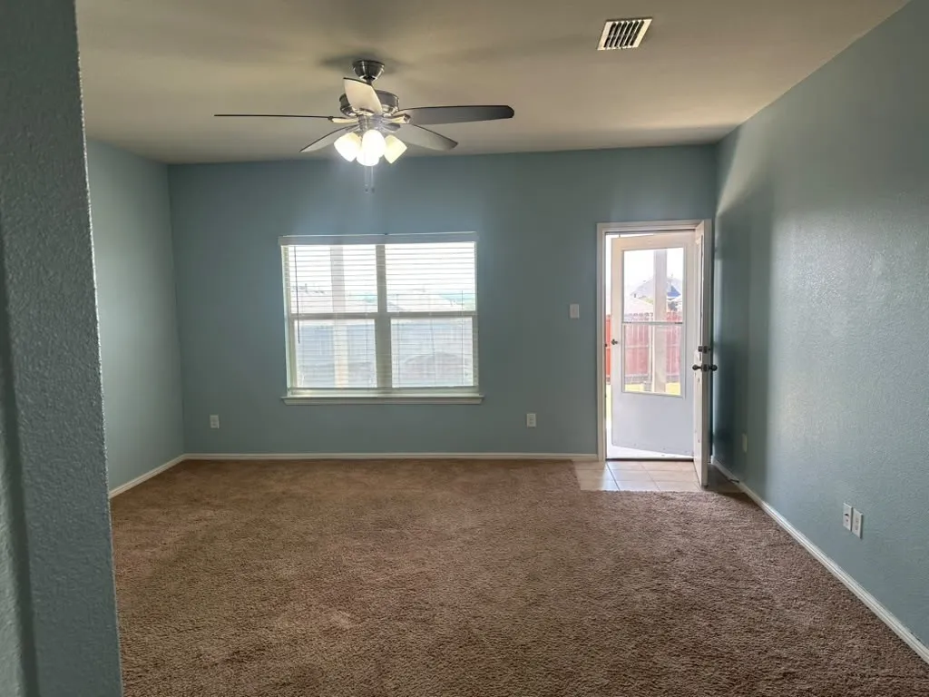 Single Family Residence For Rent in Tarrant County , 10129 Clemmons Road, Fort Worth, Texas 76108, 5 Bedroom, 4 Bathroom, 2 Garage spaces, 2,510 Sqft, built in 2018, mls#21347109, Real Estate Agent in Fort Worth, Homes For Rent in Tarrant county, Homes For Rent in Fort Worth, Realtor in Fort Worth Texas, Real Estate Brokerage Independent Realty Texas, Luminita Cordes Realtor