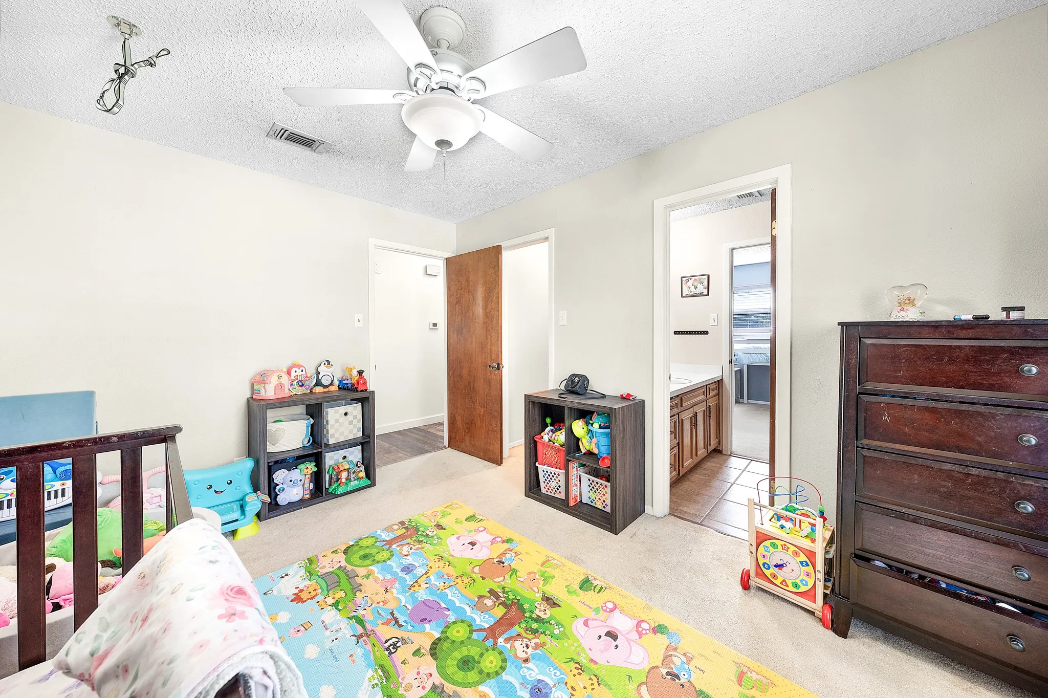 Single Family Residence For Sale in Hopkins County , 2767 County Road 1112, Brashear, Texas 75420, 3 Bedroom, 3 Bathroom, 2 Garage spaces, 1,961 Sqft, built in 1977, mls#21347897, Real Estate Agent in Brashear, Homes For Sale in Hopkins county, Homes For Sale in Brashear, Realtor in Brashear Texas, Real Estate Brokerage Independent Realty Texas, Luminita Cordes Realtor