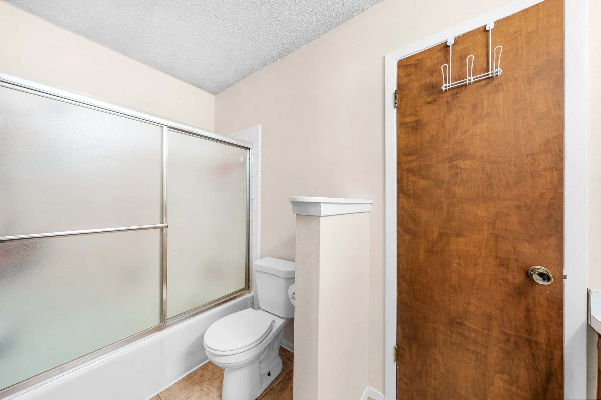 Single Family Residence For Sale in Hopkins County , 2767 County Road 1112, Brashear, Texas 75420, 3 Bedroom, 3 Bathroom, 2 Garage spaces, 1,961 Sqft, built in 1977, mls#21347897, Real Estate Agent in Brashear, Homes For Sale in Hopkins county, Homes For Sale in Brashear, Realtor in Brashear Texas, Real Estate Brokerage Independent Realty Texas, Luminita Cordes Realtor