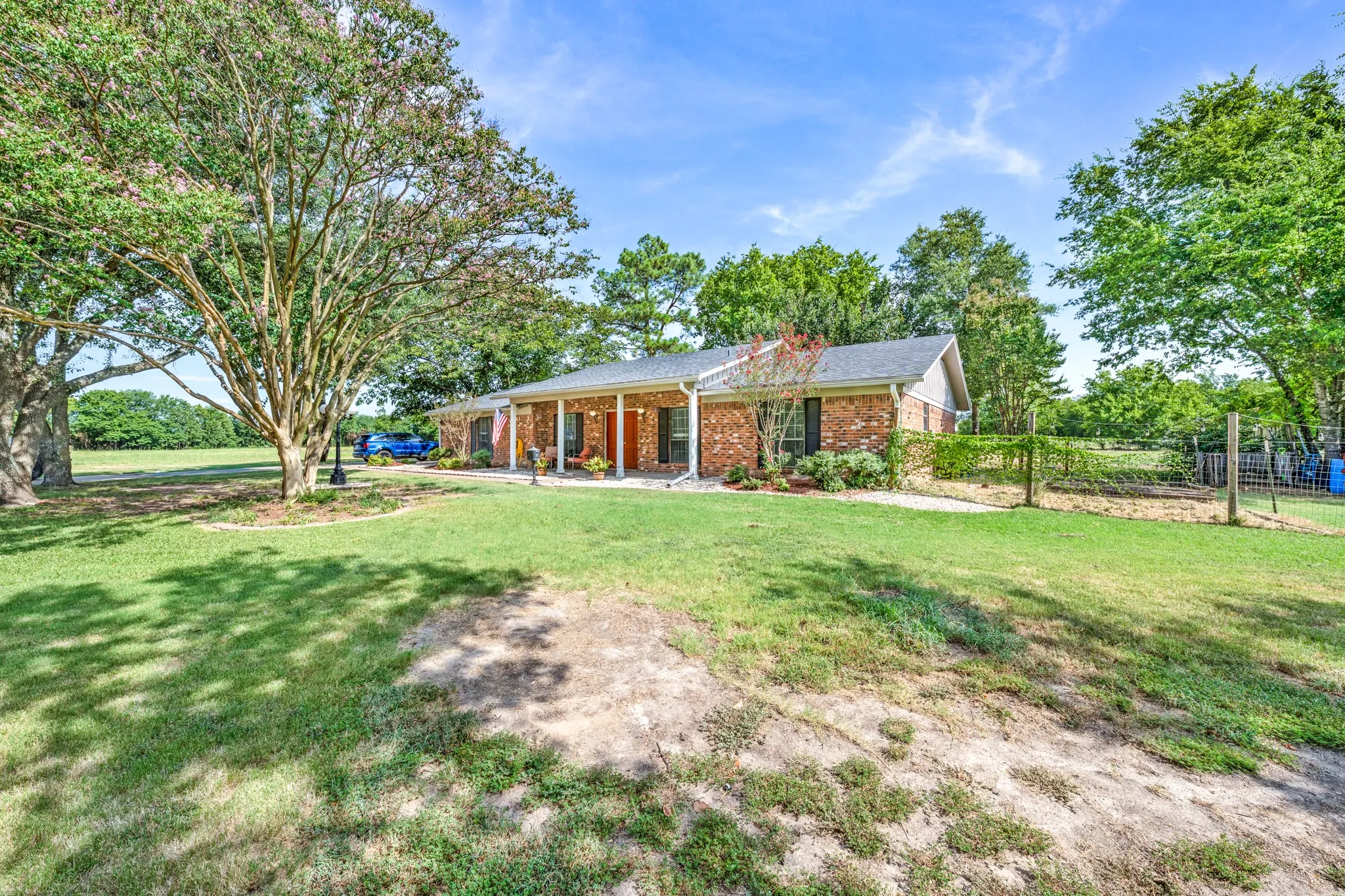 Single Family Residence For Sale in Hopkins County , 2767 County Road 1112, Brashear, Texas 75420, 3 Bedroom, 3 Bathroom, 2 Garage spaces, 1,961 Sqft, built in 1977, mls#21347897, Real Estate Agent in Brashear, Homes For Sale in Hopkins county, Homes For Sale in Brashear, Realtor in Brashear Texas, Real Estate Brokerage Independent Realty Texas, Luminita Cordes Realtor