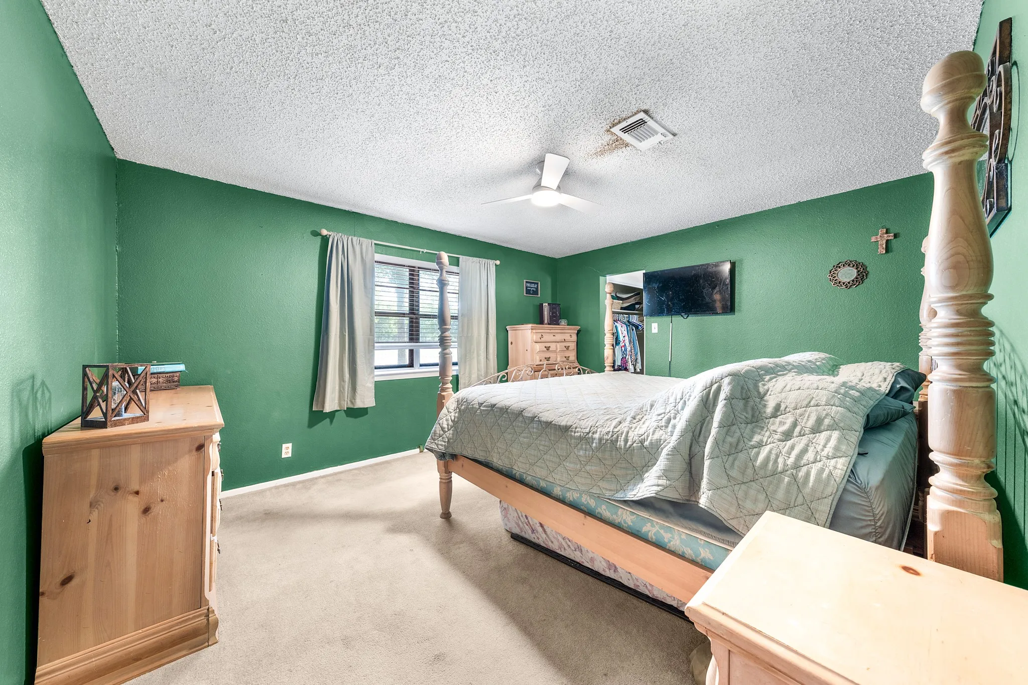 Single Family Residence For Sale in Hopkins County , 2767 County Road 1112, Brashear, Texas 75420, 3 Bedroom, 3 Bathroom, 2 Garage spaces, 1,961 Sqft, built in 1977, mls#21347897, Real Estate Agent in Brashear, Homes For Sale in Hopkins county, Homes For Sale in Brashear, Realtor in Brashear Texas, Real Estate Brokerage Independent Realty Texas, Luminita Cordes Realtor