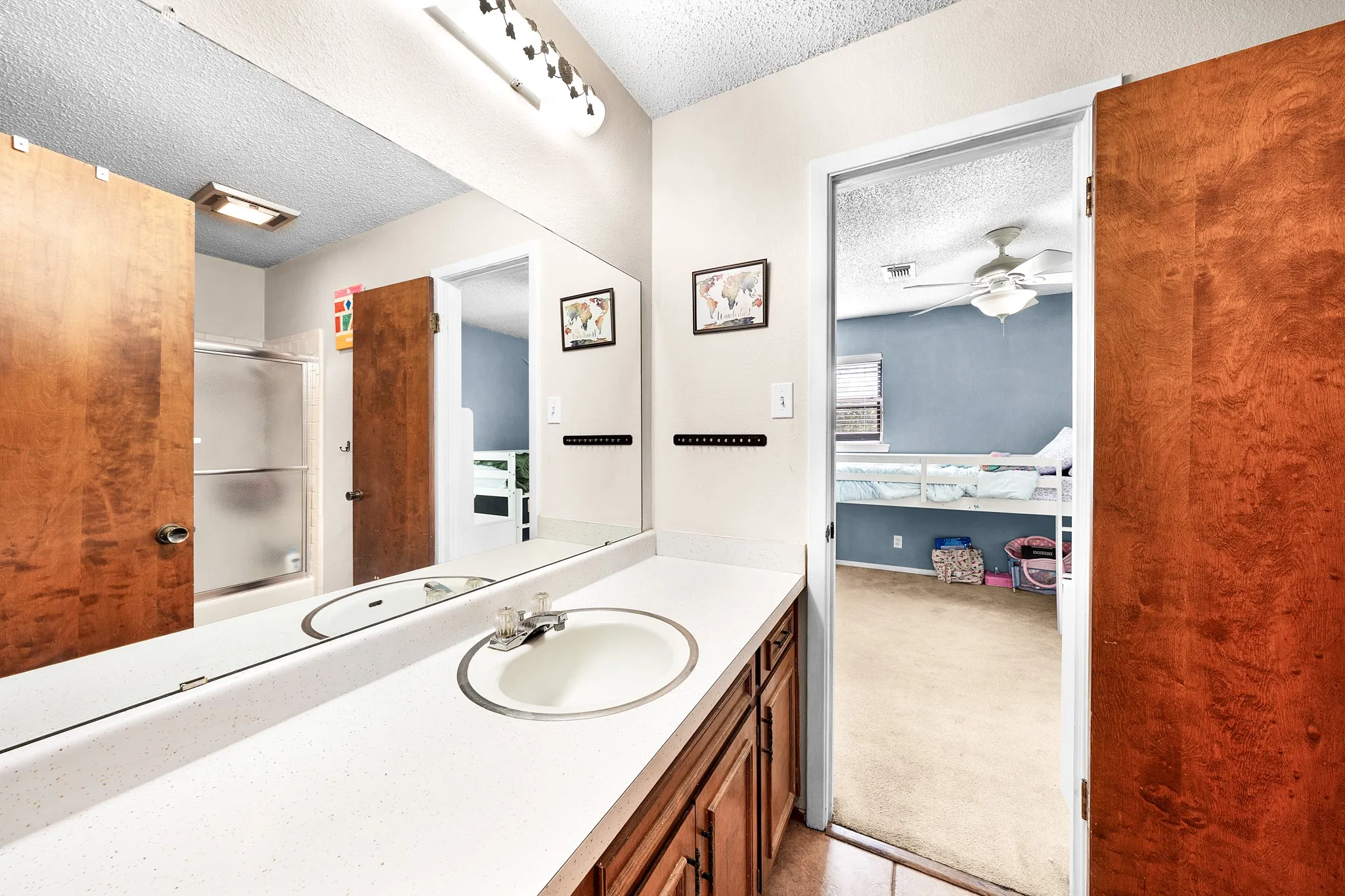 Single Family Residence For Sale in Hopkins County , 2767 County Road 1112, Brashear, Texas 75420, 3 Bedroom, 3 Bathroom, 2 Garage spaces, 1,961 Sqft, built in 1977, mls#21347897, Real Estate Agent in Brashear, Homes For Sale in Hopkins county, Homes For Sale in Brashear, Realtor in Brashear Texas, Real Estate Brokerage Independent Realty Texas, Luminita Cordes Realtor