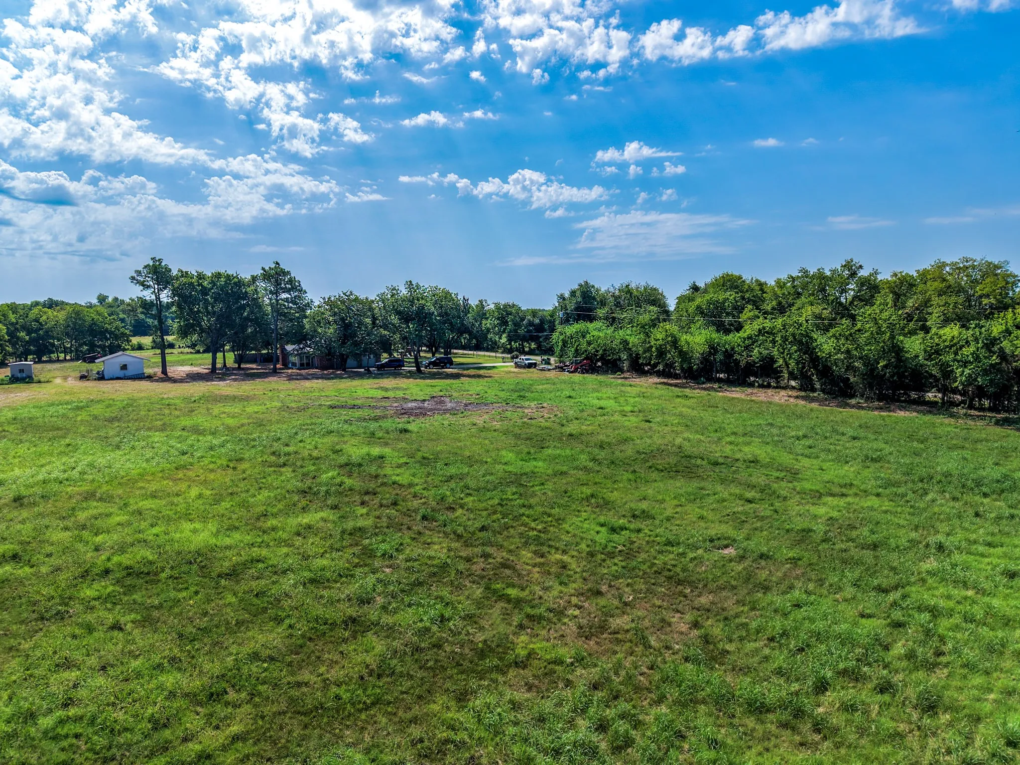 Single Family Residence For Sale in Hopkins County , 2767 County Road 1112, Brashear, Texas 75420, 3 Bedroom, 3 Bathroom, 2 Garage spaces, 1,961 Sqft, built in 1977, mls#21347897, Real Estate Agent in Brashear, Homes For Sale in Hopkins county, Homes For Sale in Brashear, Realtor in Brashear Texas, Real Estate Brokerage Independent Realty Texas, Luminita Cordes Realtor