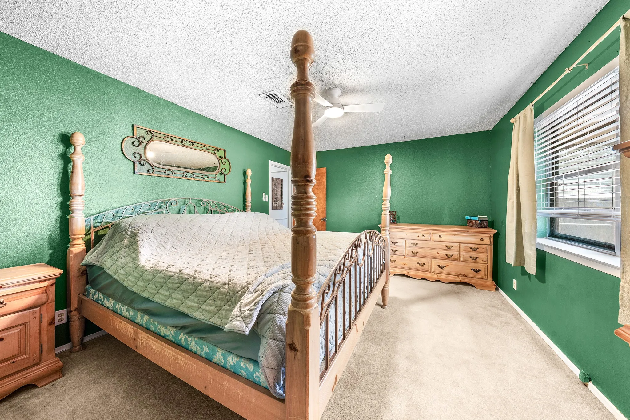 Single Family Residence For Sale in Hopkins County , 2767 County Road 1112, Brashear, Texas 75420, 3 Bedroom, 3 Bathroom, 2 Garage spaces, 1,961 Sqft, built in 1977, mls#21347897, Real Estate Agent in Brashear, Homes For Sale in Hopkins county, Homes For Sale in Brashear, Realtor in Brashear Texas, Real Estate Brokerage Independent Realty Texas, Luminita Cordes Realtor