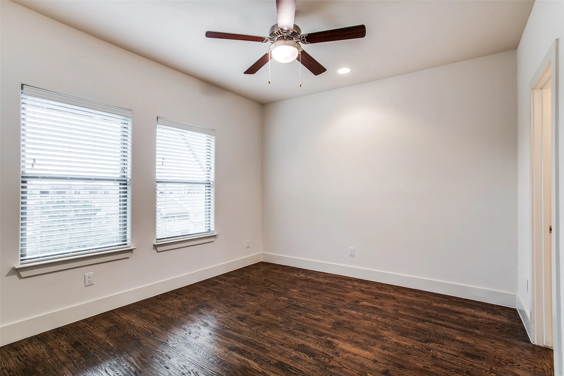 Townhouse For Rent in Dallas County , 4316 Hartford Street 6, Dallas, Texas 75219, 2 Bedroom, 3 Bathroom, 2 Garage spaces, 1,394 Sqft, built in 2019, mls#21337506, Real Estate Agent in Dallas, Homes For Rent in Dallas county, Homes For Rent in Dallas, Realtor in Dallas Texas, Real Estate Brokerage Independent Realty Texas, Luminita Cordes Realtor