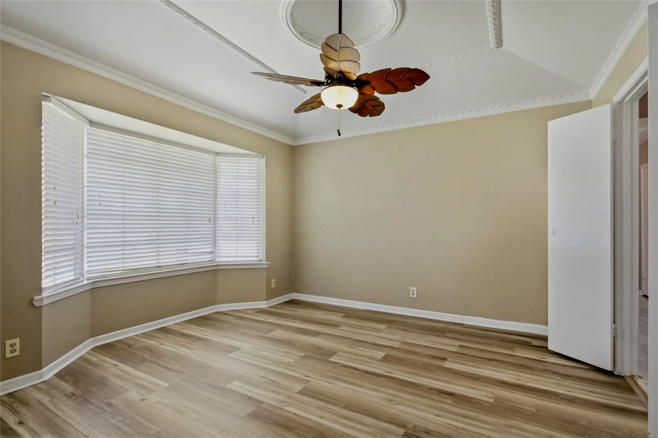 Single Family Residence For Sale in Grayson County , 1610 Archer Circle, Sherman, Texas 75092, 4 Bedroom, 3 Bathroom, 2 Garage spaces, 2,472 Sqft, built in 1978, mls#21342704, Real Estate Agent in Sherman, Homes For Sale in Grayson county, Homes For Sale in Sherman, Realtor in Sherman Texas, Real Estate Brokerage Independent Realty Texas, Luminita Cordes Realtor