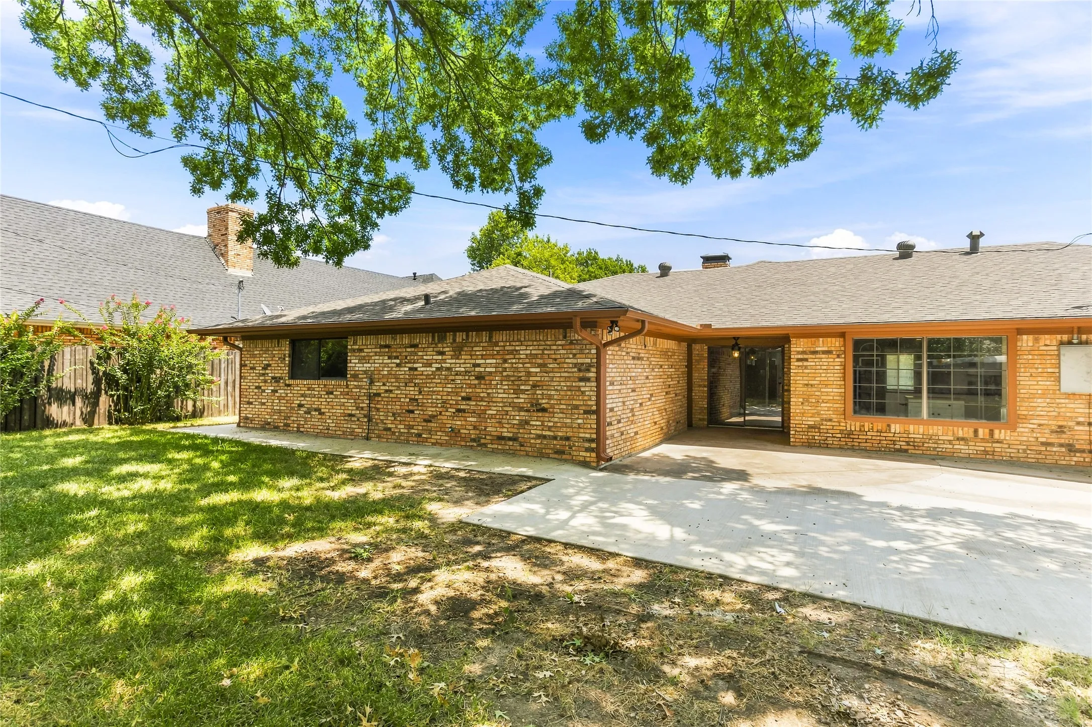 Single Family Residence For Sale in Grayson County , 1610 Archer Circle, Sherman, Texas 75092, 4 Bedroom, 3 Bathroom, 2 Garage spaces, 2,472 Sqft, built in 1978, mls#21342704, Real Estate Agent in Sherman, Homes For Sale in Grayson county, Homes For Sale in Sherman, Realtor in Sherman Texas, Real Estate Brokerage Independent Realty Texas, Luminita Cordes Realtor