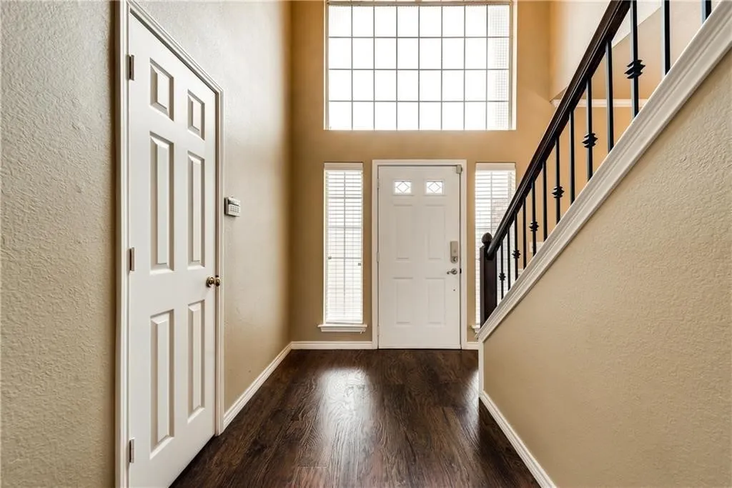 Single Family Residence For Rent in Collin County , 1504 Country Lane, Allen, Texas 75002, 4 Bedroom, 3 Bathroom, 2 Garage spaces, 2,650 Sqft, built in 1992, mls#21347956, Real Estate Agent in Allen, Homes For Rent in Collin county, Homes For Rent in Allen, Realtor in Allen Texas, Real Estate Brokerage Independent Realty Texas, Luminita Cordes Realtor