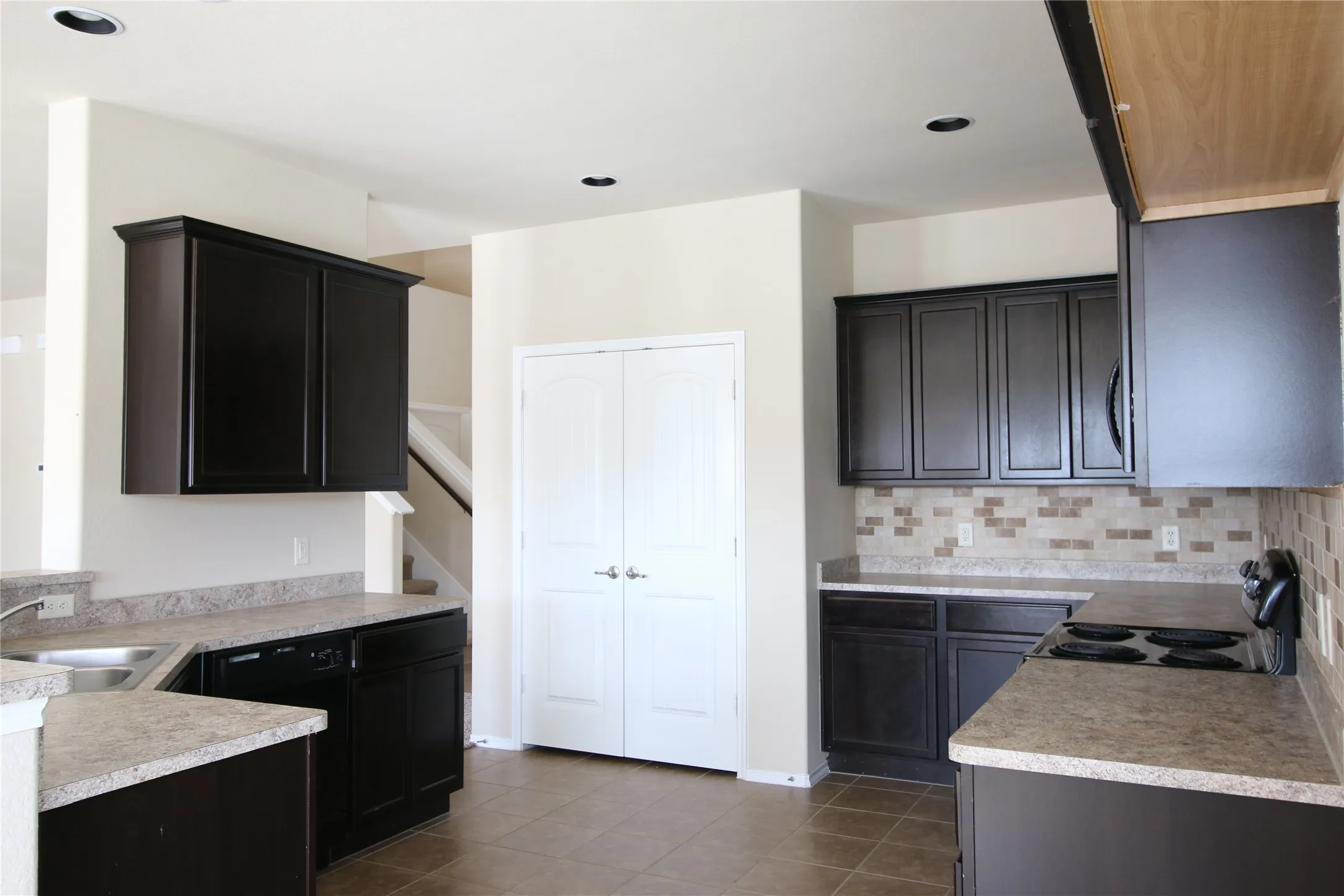 Single Family Residence For Rent in Collin County , 2101 Hickory Trail, Anna, Texas 75409, 4 Bedroom, 3 Bathroom, 2 Garage spaces, 2,748 Sqft, built in 2013, mls#21347961, Real Estate Agent in Anna, Homes For Rent in Collin county, Homes For Rent in Anna, Realtor in Anna Texas, Real Estate Brokerage Independent Realty Texas, Luminita Cordes Realtor