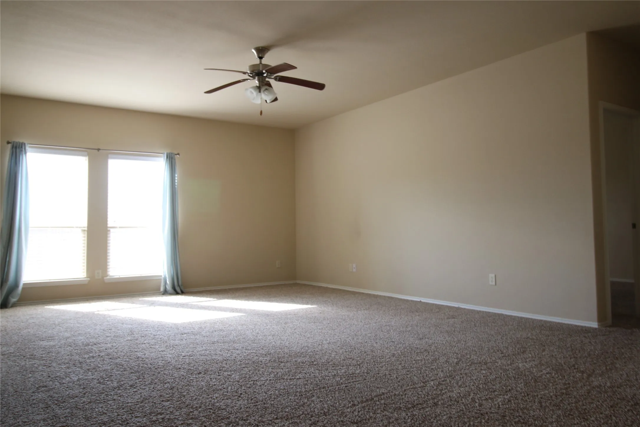 Single Family Residence For Rent in Collin County , 2101 Hickory Trail, Anna, Texas 75409, 4 Bedroom, 3 Bathroom, 2 Garage spaces, 2,748 Sqft, built in 2013, mls#21347961, Real Estate Agent in Anna, Homes For Rent in Collin county, Homes For Rent in Anna, Realtor in Anna Texas, Real Estate Brokerage Independent Realty Texas, Luminita Cordes Realtor