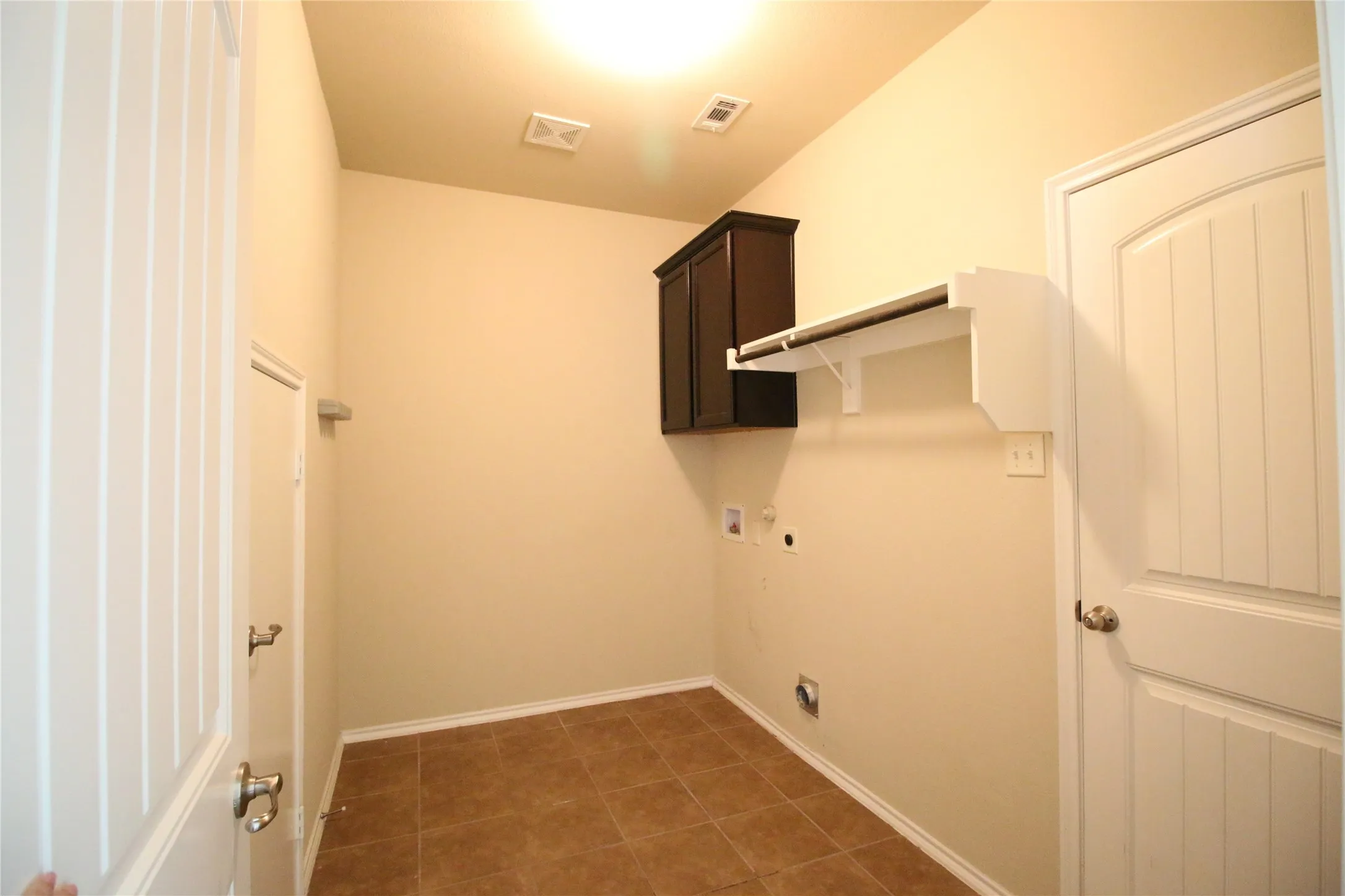 Single Family Residence For Rent in Collin County , 2101 Hickory Trail, Anna, Texas 75409, 4 Bedroom, 3 Bathroom, 2 Garage spaces, 2,748 Sqft, built in 2013, mls#21347961, Real Estate Agent in Anna, Homes For Rent in Collin county, Homes For Rent in Anna, Realtor in Anna Texas, Real Estate Brokerage Independent Realty Texas, Luminita Cordes Realtor