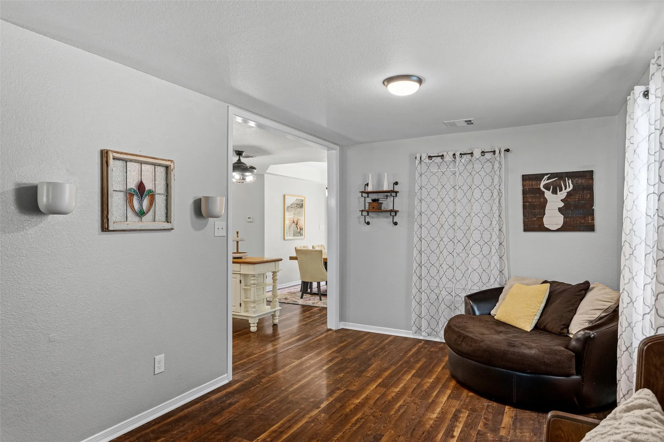 Single Family Residence For Sale in Hood County , 7719 Prairie Creek Lane, Tolar, Texas 76476, 4 Bedroom, 3 Bathroom, Garage spaces, 2,437 Sqft, built in 2002, mls#21347948, Real Estate Agent in Tolar, Homes For Sale in Hood county, Homes For Sale in Tolar, Realtor in Tolar Texas, Real Estate Brokerage Independent Realty Texas, Luminita Cordes Realtor