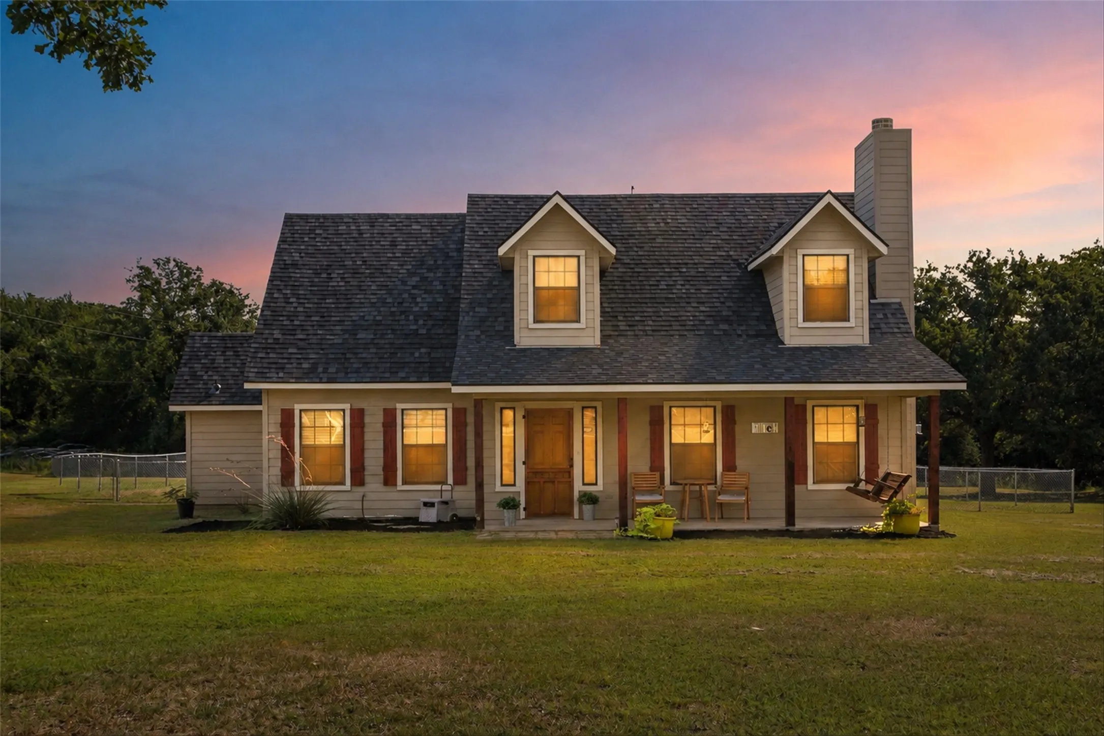 Single Family Residence For Sale in Hood County , 7719 Prairie Creek Lane, Tolar, Texas 76476, 4 Bedroom, 3 Bathroom, Garage spaces, 2,437 Sqft, built in 2002, mls#21347948, Real Estate Agent in Tolar, Homes For Sale in Hood county, Homes For Sale in Tolar, Realtor in Tolar Texas, Real Estate Brokerage Independent Realty Texas, Luminita Cordes Realtor