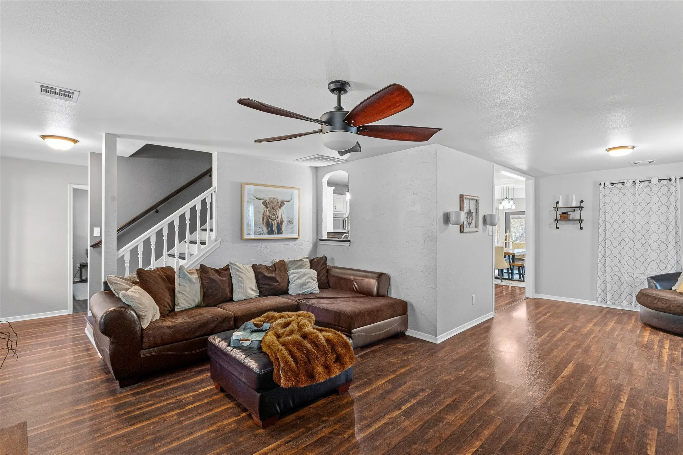 Single Family Residence For Sale in Hood County , 7719 Prairie Creek Lane, Tolar, Texas 76476, 4 Bedroom, 3 Bathroom, Garage spaces, 2,437 Sqft, built in 2002, mls#21347948, Real Estate Agent in Tolar, Homes For Sale in Hood county, Homes For Sale in Tolar, Realtor in Tolar Texas, Real Estate Brokerage Independent Realty Texas, Luminita Cordes Realtor