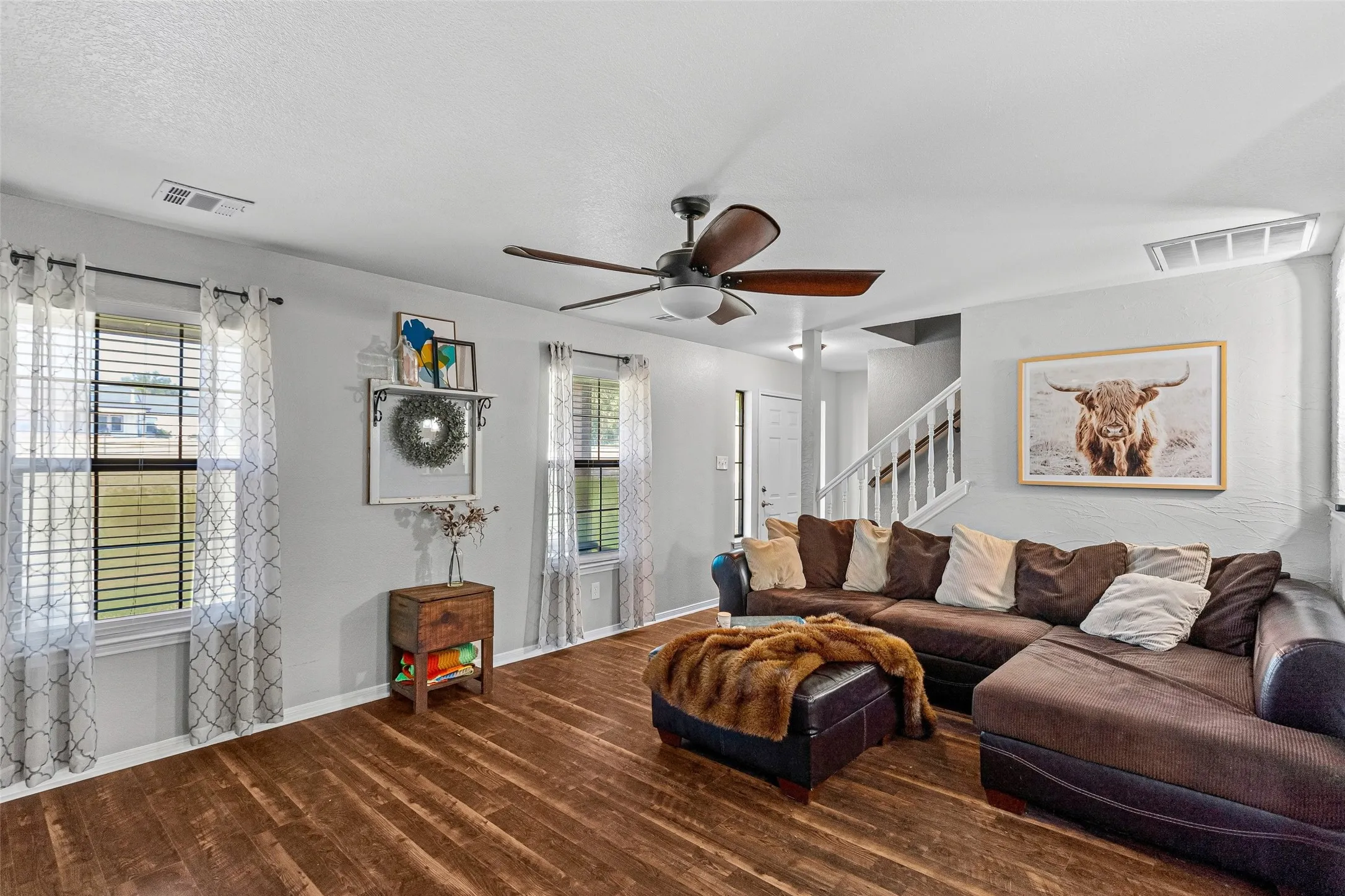 Single Family Residence For Sale in Hood County , 7719 Prairie Creek Lane, Tolar, Texas 76476, 4 Bedroom, 3 Bathroom, Garage spaces, 2,437 Sqft, built in 2002, mls#21347948, Real Estate Agent in Tolar, Homes For Sale in Hood county, Homes For Sale in Tolar, Realtor in Tolar Texas, Real Estate Brokerage Independent Realty Texas, Luminita Cordes Realtor