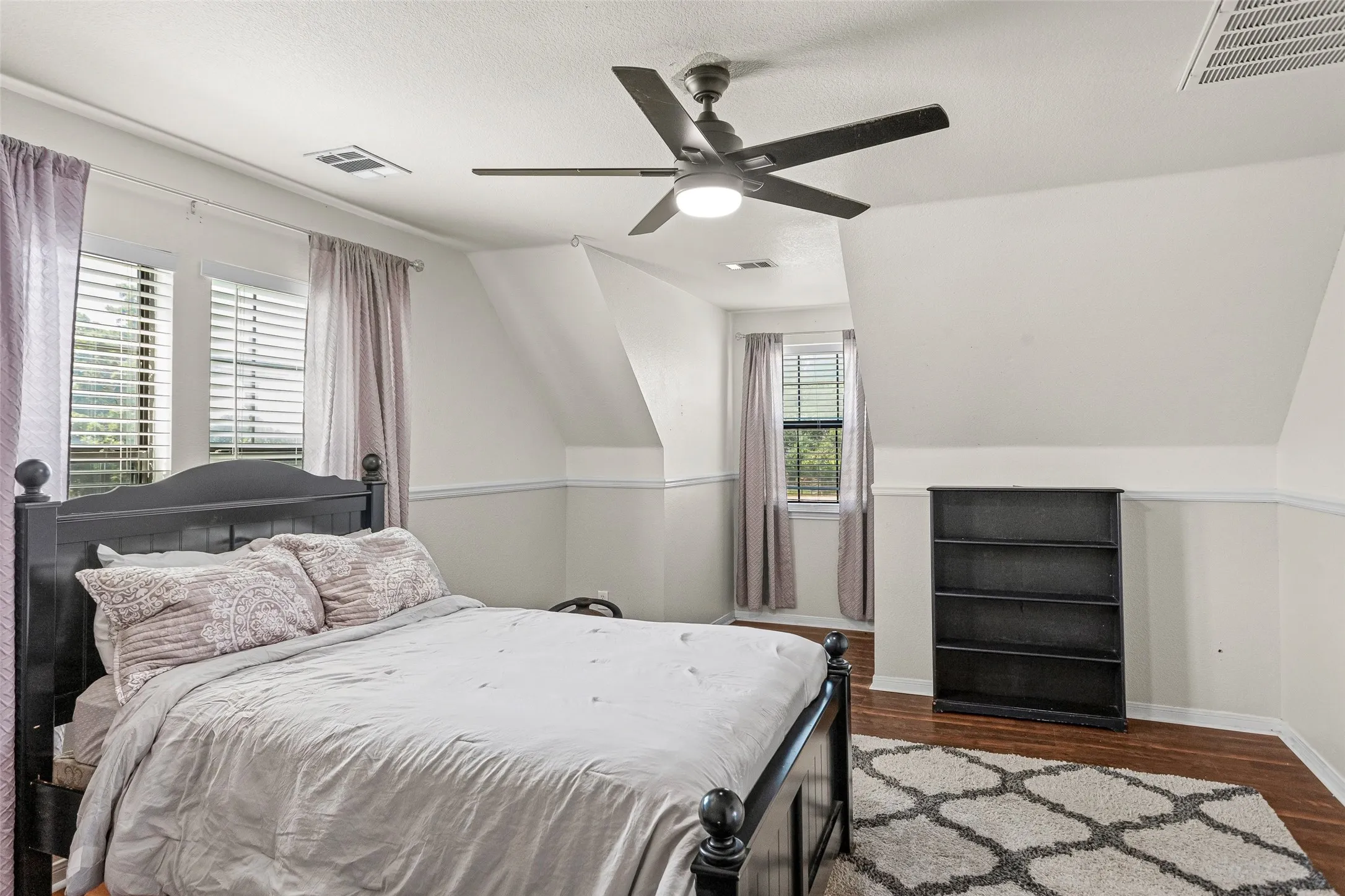 Single Family Residence For Sale in Hood County , 7719 Prairie Creek Lane, Tolar, Texas 76476, 4 Bedroom, 3 Bathroom, Garage spaces, 2,437 Sqft, built in 2002, mls#21347948, Real Estate Agent in Tolar, Homes For Sale in Hood county, Homes For Sale in Tolar, Realtor in Tolar Texas, Real Estate Brokerage Independent Realty Texas, Luminita Cordes Realtor