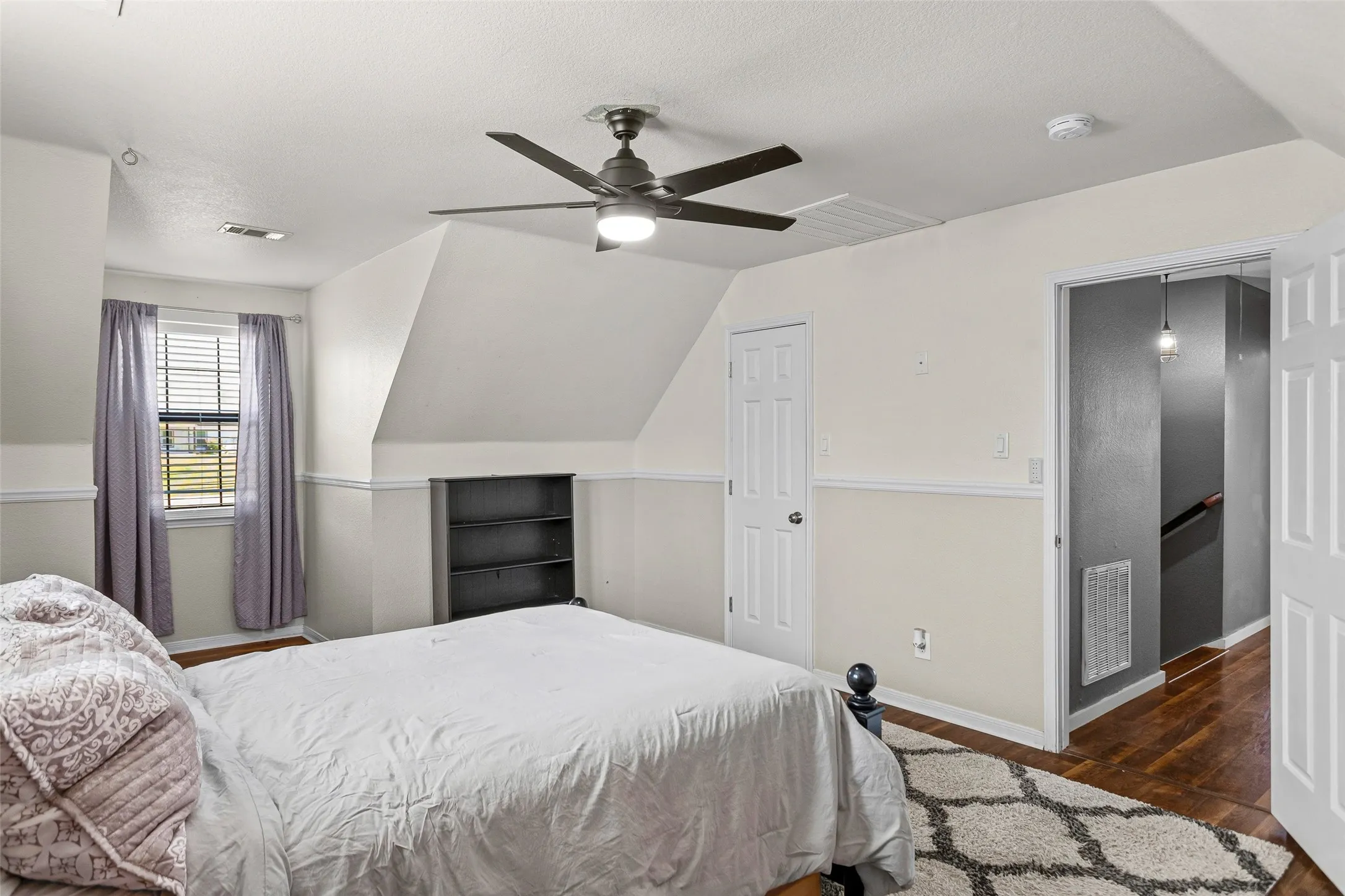 Single Family Residence For Sale in Hood County , 7719 Prairie Creek Lane, Tolar, Texas 76476, 4 Bedroom, 3 Bathroom, Garage spaces, 2,437 Sqft, built in 2002, mls#21347948, Real Estate Agent in Tolar, Homes For Sale in Hood county, Homes For Sale in Tolar, Realtor in Tolar Texas, Real Estate Brokerage Independent Realty Texas, Luminita Cordes Realtor