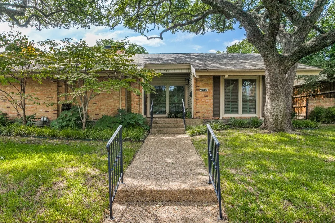 Duplex For Rent in Dallas County , 9807 Airline Road, Dallas, Texas 75230, 3 Bedrooms, 2 Bathrooms, 2 Garage spaces, 1,926 Sqft, built in 1965, Price $6,700, mls#21347991, Real Estate Agent in Dallas, Homes For Rent in Dallas county, Homes For Rent in Dallas, Realtor in Dallas Texas, Real Estate Brokerage Independent Realty Texas, Luminita Cordes Realtor