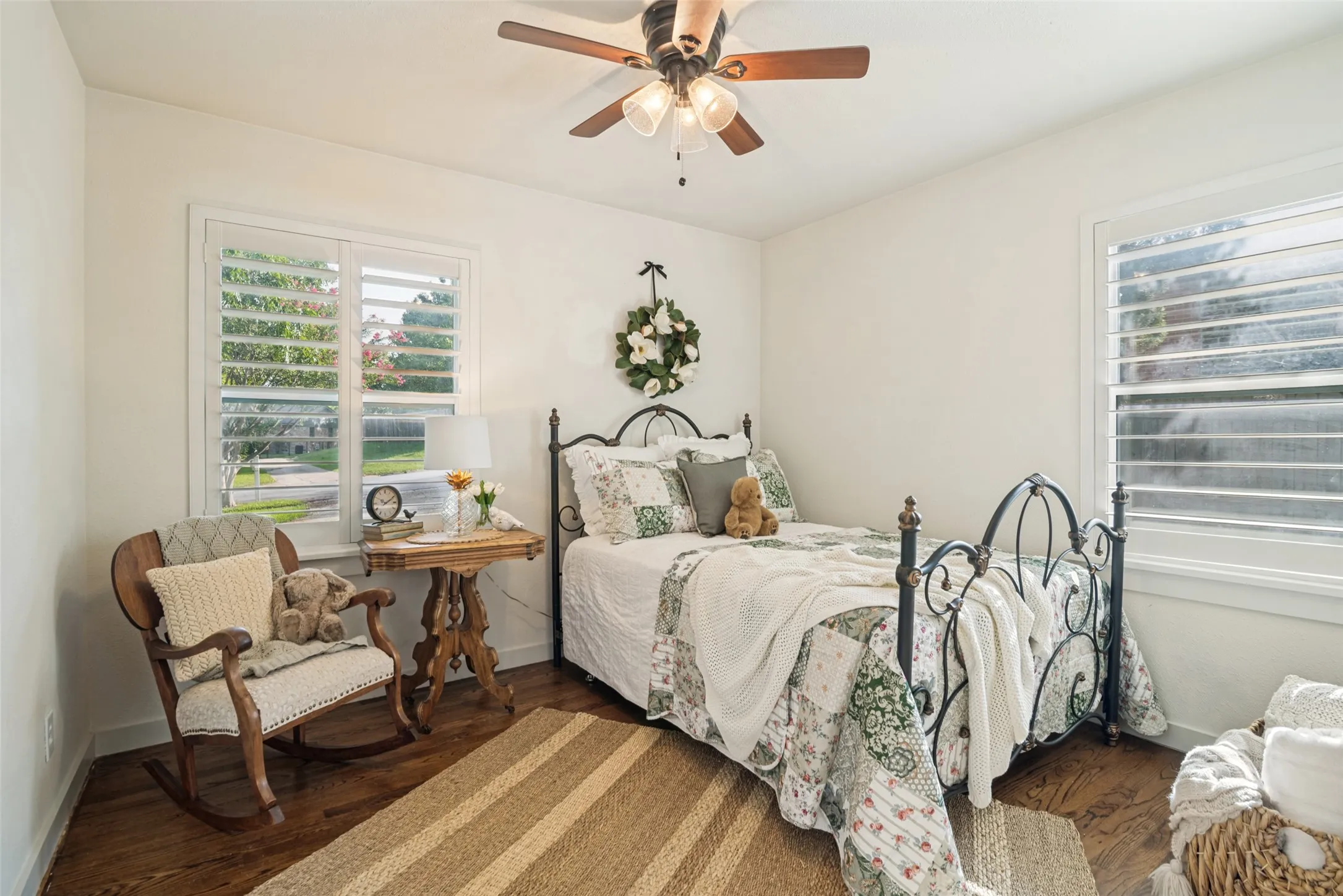 Single Family Residence For Sale in Rockwall County , 321 Westway Drive, Rockwall, Texas 75087, 3 Bedroom, 2 Bathroom, Garage spaces, 1,288 Sqft, built in 1975, mls#21339583, Real Estate Agent in Rockwall, Homes For Sale in Rockwall county, Homes For Sale in Rockwall, Realtor in Rockwall Texas, Real Estate Brokerage Independent Realty Texas, Luminita Cordes Realtor