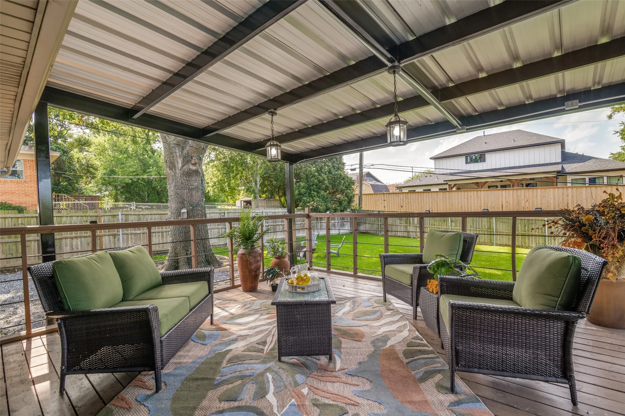 Single Family Residence For Sale in Rockwall County , 321 Westway Drive, Rockwall, Texas 75087, 3 Bedroom, 2 Bathroom, Garage spaces, 1,288 Sqft, built in 1975, mls#21339583, Real Estate Agent in Rockwall, Homes For Sale in Rockwall county, Homes For Sale in Rockwall, Realtor in Rockwall Texas, Real Estate Brokerage Independent Realty Texas, Luminita Cordes Realtor