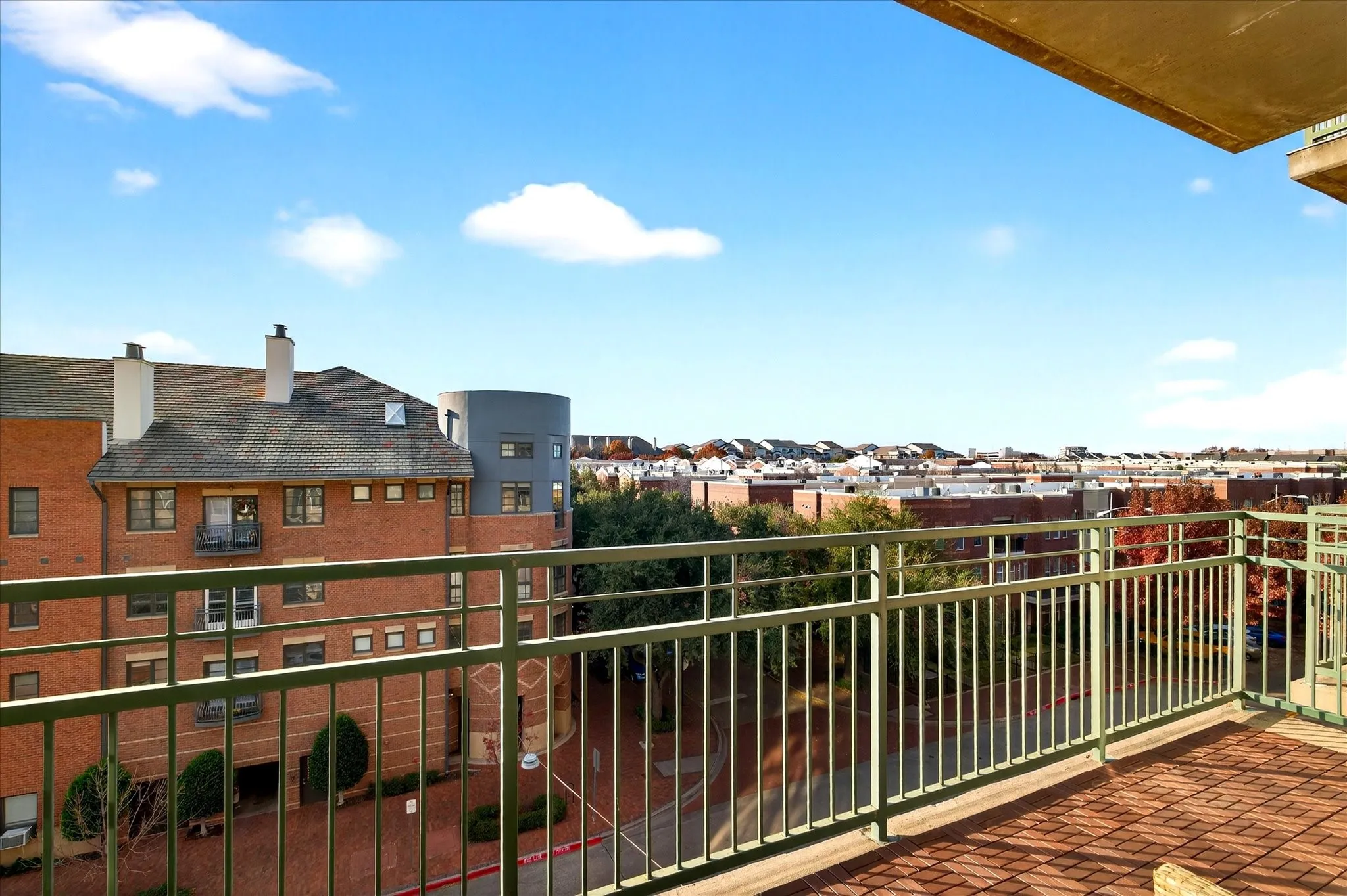 Condominium For Sale in Dallas County , 5055 Addison Circle 409, Addison, Texas 75001, 2 Bedroom, 3 Bathroom, Garage spaces, 1,906 Sqft, built in 2000, mls#21347802, Real Estate Agent in Addison, Homes For Sale in Dallas county, Homes For Sale in Addison, Realtor in Addison Texas, Real Estate Brokerage Independent Realty Texas, Luminita Cordes Realtor