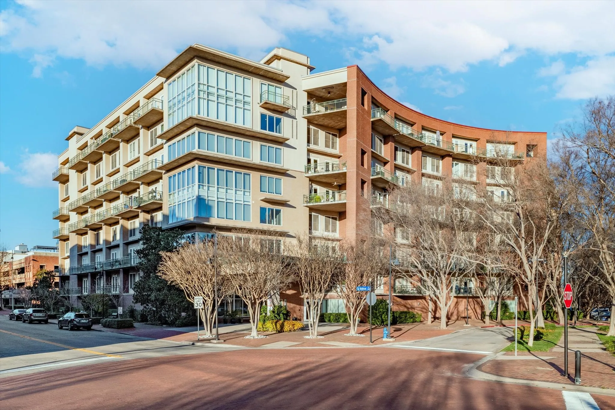 Condominium For Sale in Dallas County , 5055 Addison Circle 409, Addison, Texas 75001, 2 Bedroom, 3 Bathroom, Garage spaces, 1,906 Sqft, built in 2000, mls#21347802, Real Estate Agent in Addison, Homes For Sale in Dallas county, Homes For Sale in Addison, Realtor in Addison Texas, Real Estate Brokerage Independent Realty Texas, Luminita Cordes Realtor