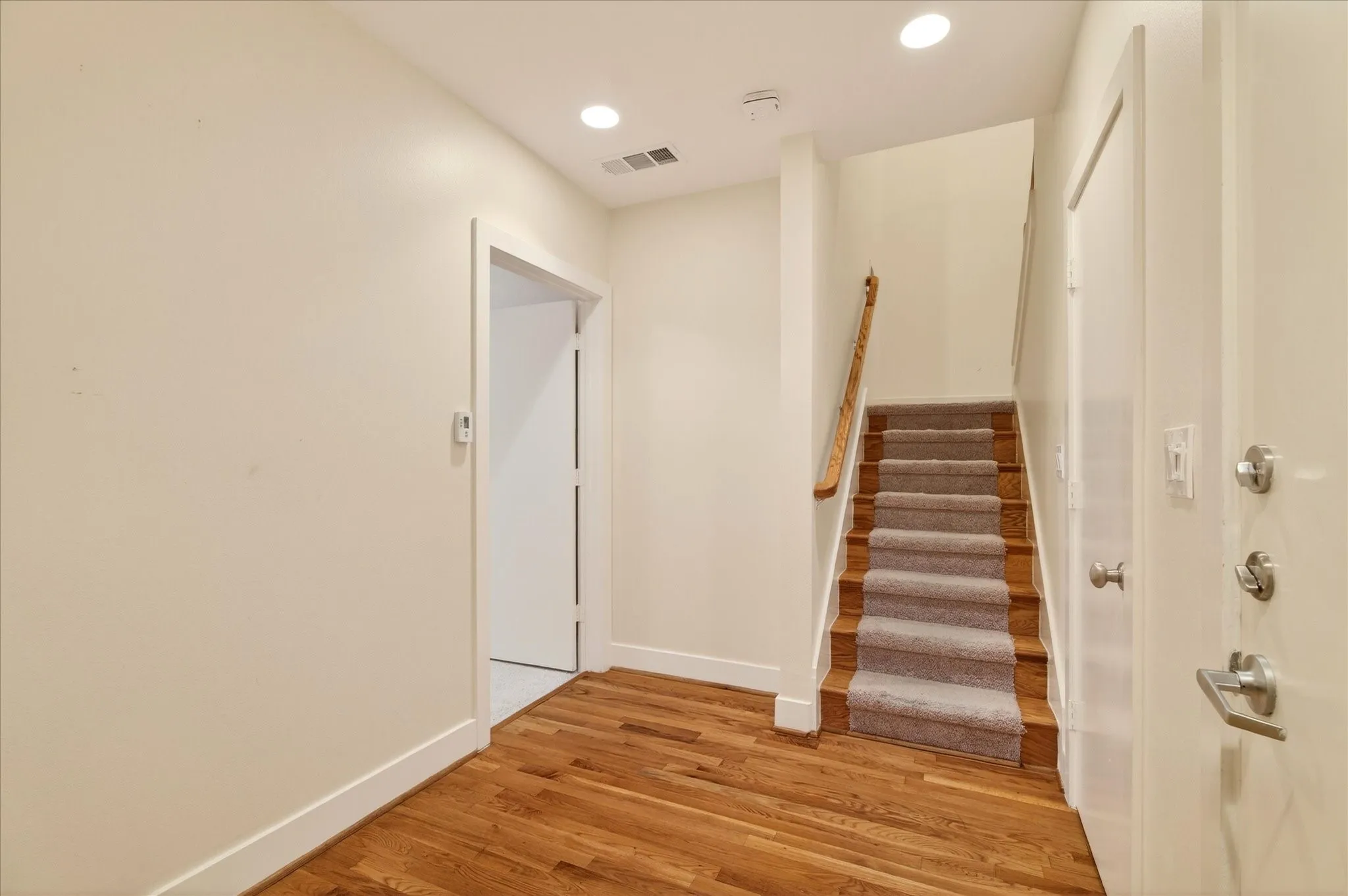 Condominium For Sale in Dallas County , 5055 Addison Circle 409, Addison, Texas 75001, 2 Bedroom, 3 Bathroom, Garage spaces, 1,906 Sqft, built in 2000, mls#21347802, Real Estate Agent in Addison, Homes For Sale in Dallas county, Homes For Sale in Addison, Realtor in Addison Texas, Real Estate Brokerage Independent Realty Texas, Luminita Cordes Realtor
