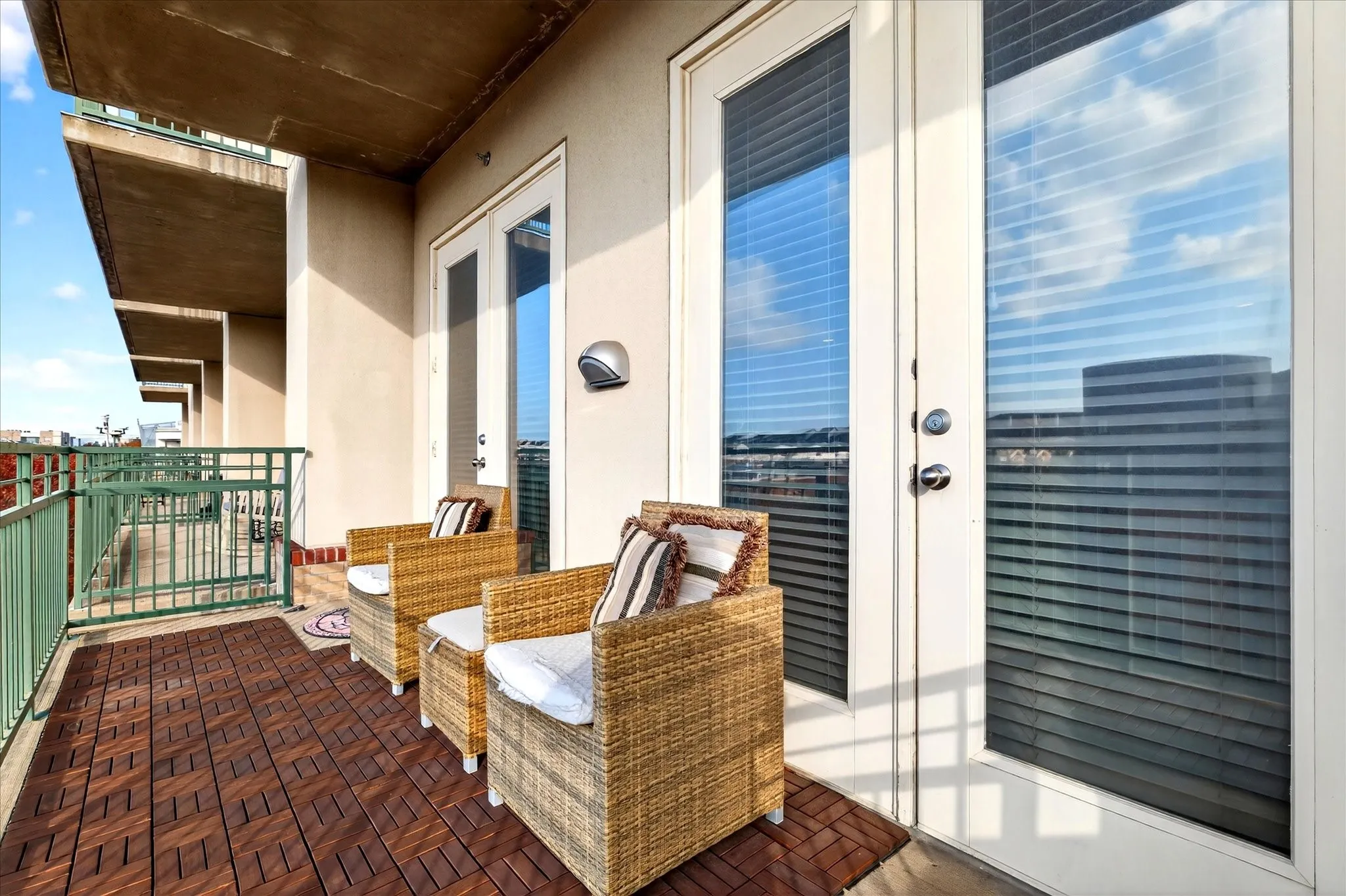 Condominium For Sale in Dallas County , 5055 Addison Circle 409, Addison, Texas 75001, 2 Bedroom, 3 Bathroom, Garage spaces, 1,906 Sqft, built in 2000, mls#21347802, Real Estate Agent in Addison, Homes For Sale in Dallas county, Homes For Sale in Addison, Realtor in Addison Texas, Real Estate Brokerage Independent Realty Texas, Luminita Cordes Realtor