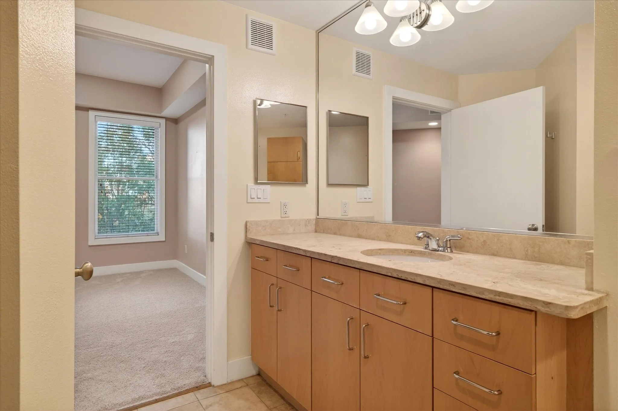 Condominium For Sale in Dallas County , 5055 Addison Circle 409, Addison, Texas 75001, 2 Bedroom, 3 Bathroom, Garage spaces, 1,906 Sqft, built in 2000, mls#21347802, Real Estate Agent in Addison, Homes For Sale in Dallas county, Homes For Sale in Addison, Realtor in Addison Texas, Real Estate Brokerage Independent Realty Texas, Luminita Cordes Realtor