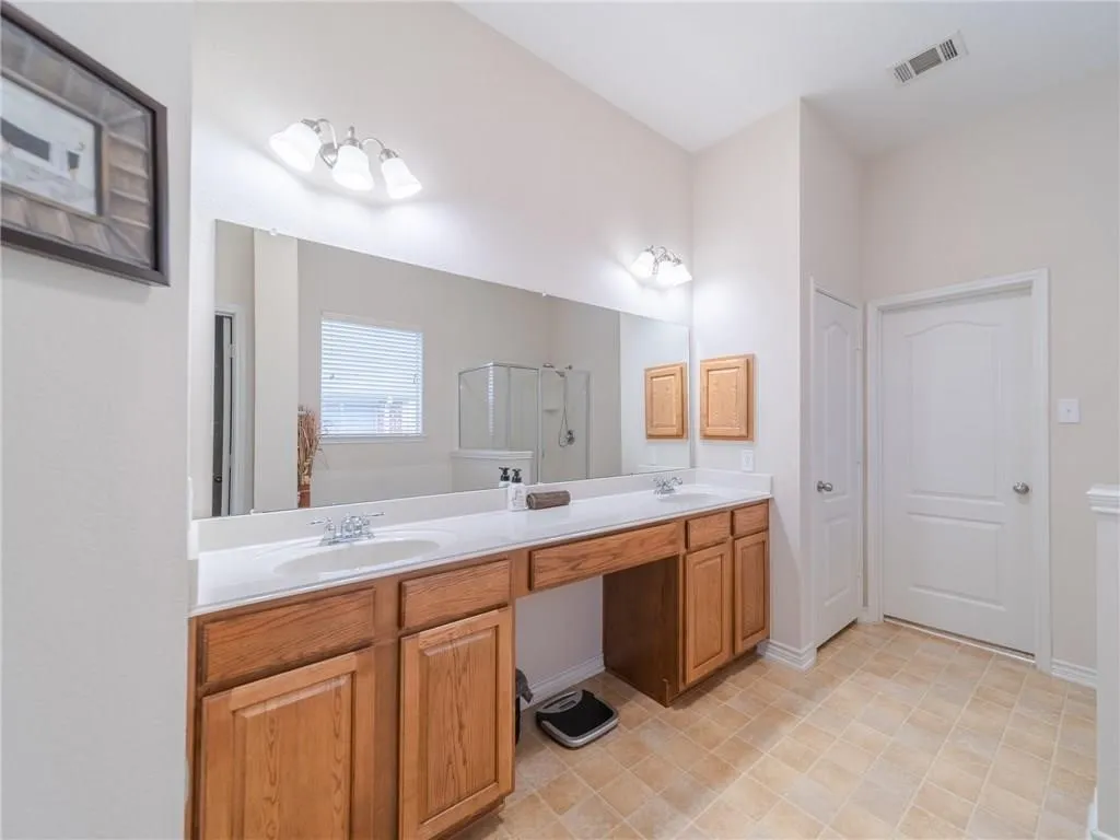 Single Family Residence For Rent in Denton County , 8574 Robertson Drive, Frisco, Texas 75036, 3 Bedroom, 2 Bathroom, 2 Garage spaces, 2,242 Sqft, built in 2006, mls#21348004, Real Estate Agent in Frisco, Homes For Rent in Denton county, Homes For Rent in Frisco, Realtor in Frisco Texas, Real Estate Brokerage Independent Realty Texas, Luminita Cordes Realtor