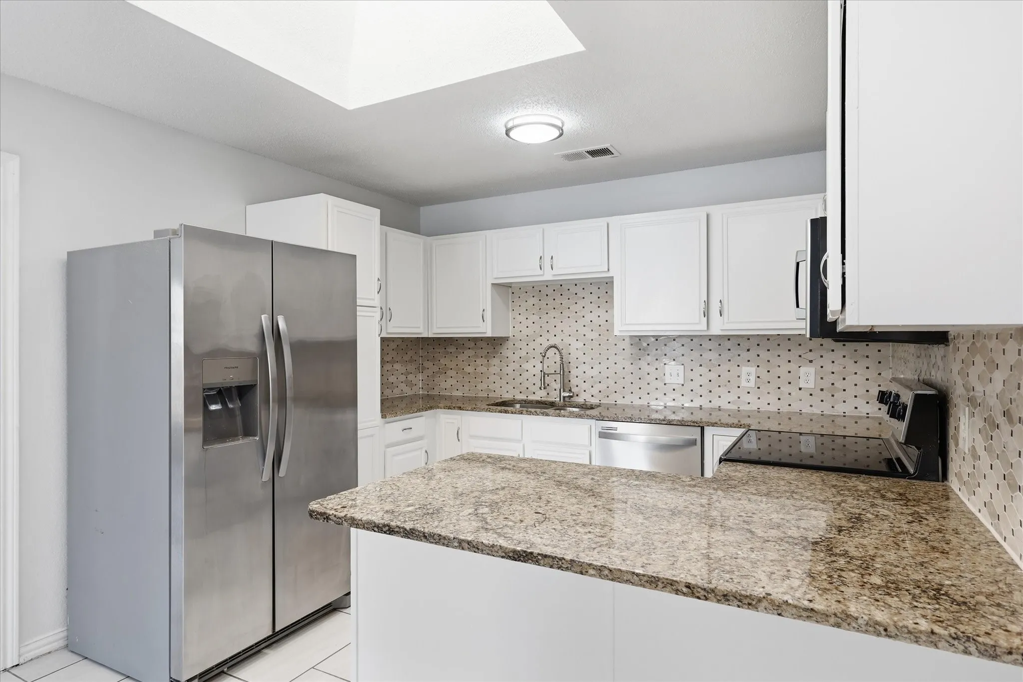 Single Family Residence For Sale in Collin County , 311 Bridlegate Drive, Mc Kinney, Texas 75069, 3 Bedroom, 2 Bathroom, 2 Garage spaces, 1,590 Sqft, built in 1997, mls#21347944, Real Estate Agent in Mc Kinney, Homes For Sale in Collin county, Homes For Sale in Mc Kinney, Realtor in Mc Kinney Texas, Real Estate Brokerage Independent Realty Texas, Luminita Cordes Realtor