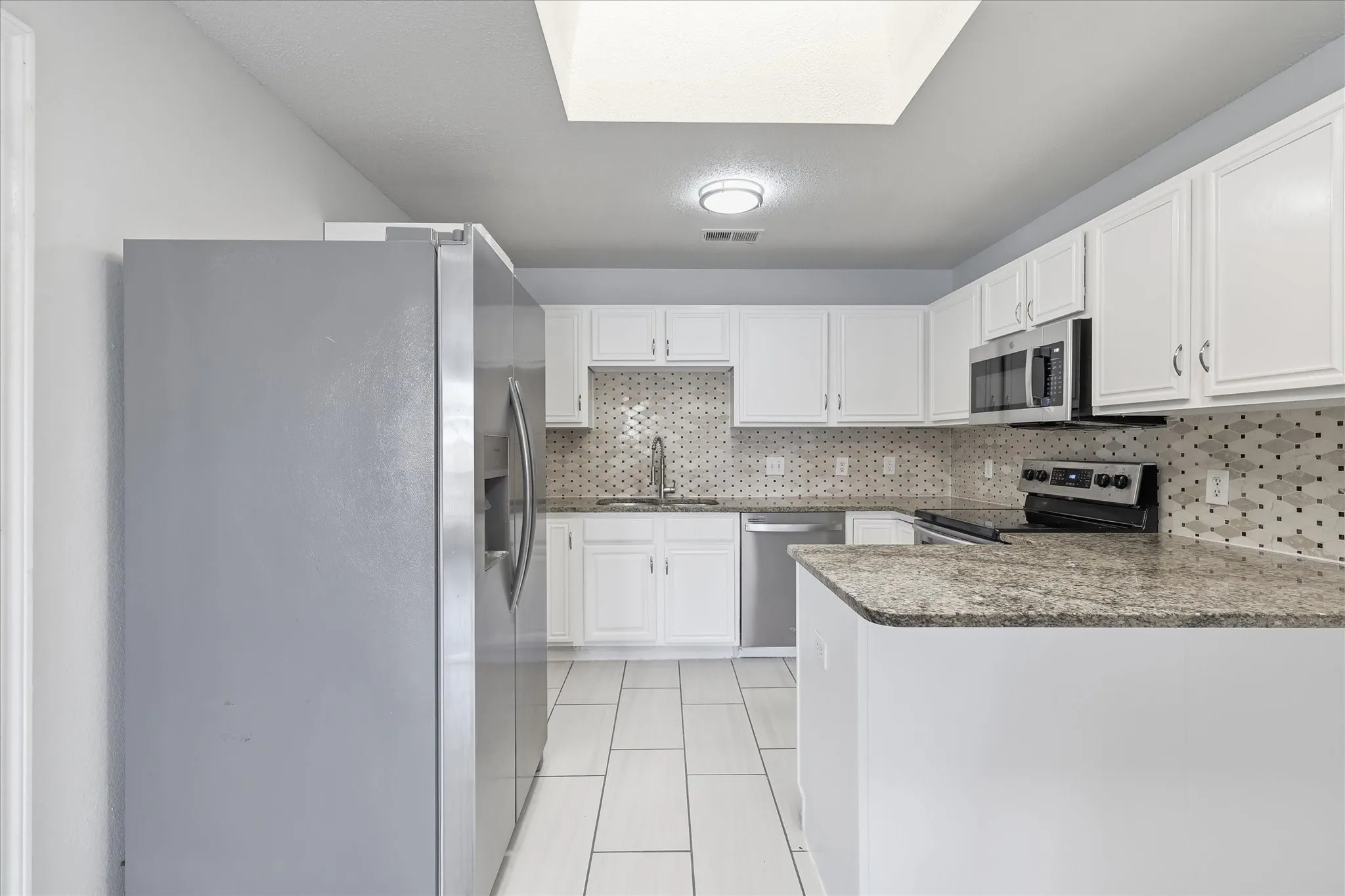 Single Family Residence For Sale in Collin County , 311 Bridlegate Drive, Mc Kinney, Texas 75069, 3 Bedroom, 2 Bathroom, 2 Garage spaces, 1,590 Sqft, built in 1997, mls#21347944, Real Estate Agent in Mc Kinney, Homes For Sale in Collin county, Homes For Sale in Mc Kinney, Realtor in Mc Kinney Texas, Real Estate Brokerage Independent Realty Texas, Luminita Cordes Realtor