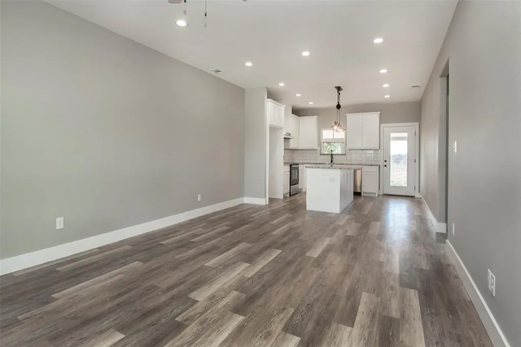 Townhouse For Rent in Grayson County , 20494 US Highway 377 A, Whitesboro, Texas 76273, 3 Bedrooms, 2 Bathrooms, Garage spaces, 1,314 Sqft, built in 2023, Price $1,600, mls#21348009, Real Estate Agent in Whitesboro, Homes For Rent in Grayson county, Homes For Rent in Whitesboro, Realtor in Whitesboro Texas, Real Estate Brokerage Independent Realty Texas, Luminita Cordes Realtor