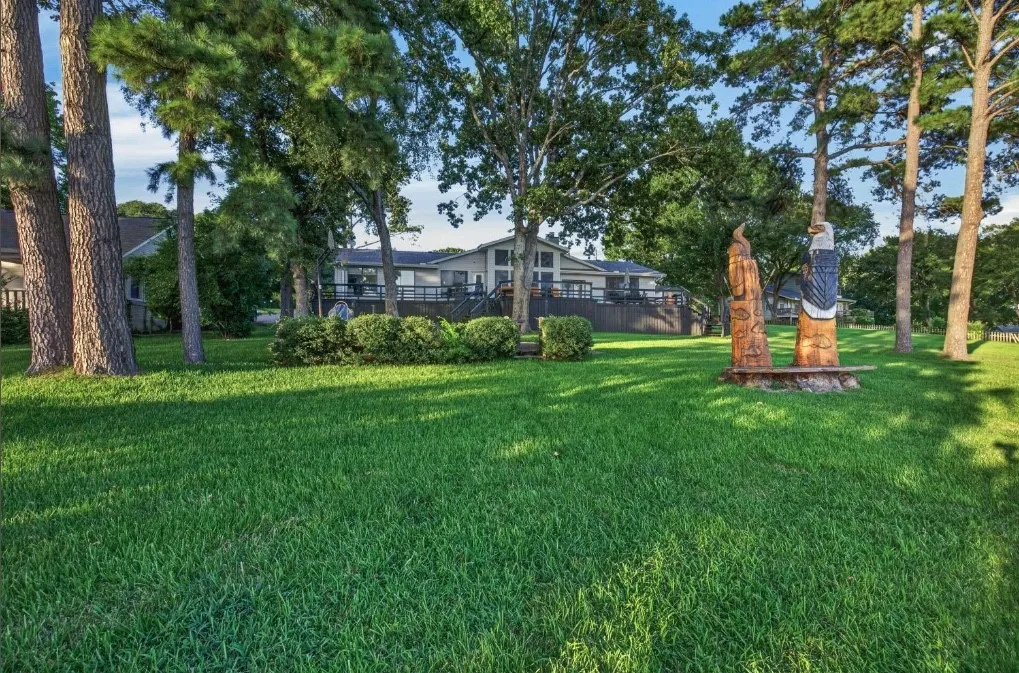 Single Family Residence For Sale in Henderson County , 148 Vista Drive, Eustace, Texas 75124, 6 Bedroom, 4 Bathroom, 2 Garage spaces, 3,002 Sqft, built in 1978, mls#21333968, Real Estate Agent in Eustace, Homes For Sale in Henderson county, Homes For Sale in Eustace, Realtor in Eustace Texas, Real Estate Brokerage Independent Realty Texas, Luminita Cordes Realtor