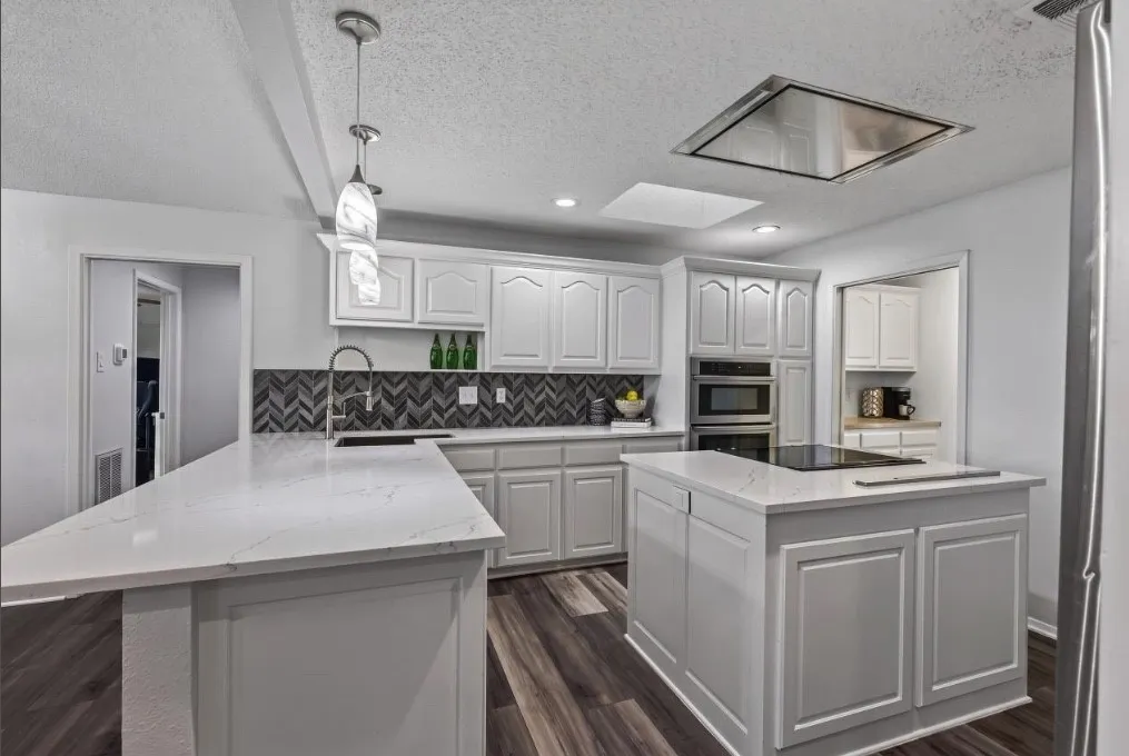 Single Family Residence For Sale in Henderson County , 148 Vista Drive, Eustace, Texas 75124, 6 Bedroom, 4 Bathroom, 2 Garage spaces, 3,002 Sqft, built in 1978, mls#21333968, Real Estate Agent in Eustace, Homes For Sale in Henderson county, Homes For Sale in Eustace, Realtor in Eustace Texas, Real Estate Brokerage Independent Realty Texas, Luminita Cordes Realtor