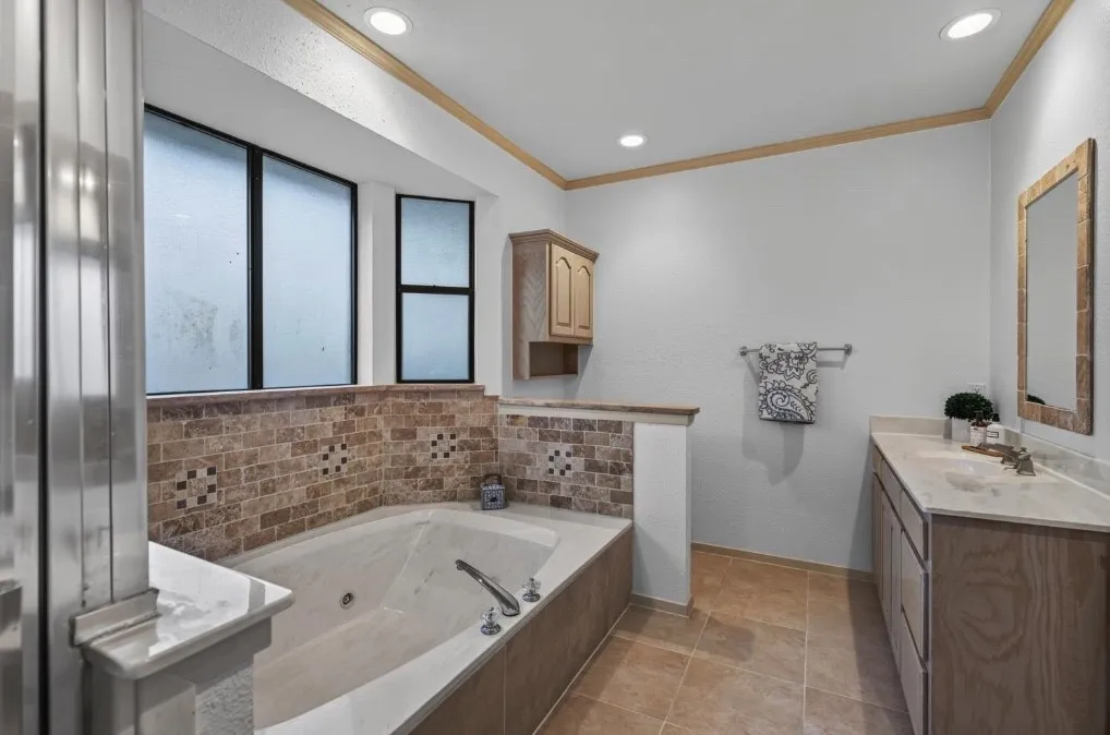 Primary ensuite separate sinks for his and hers