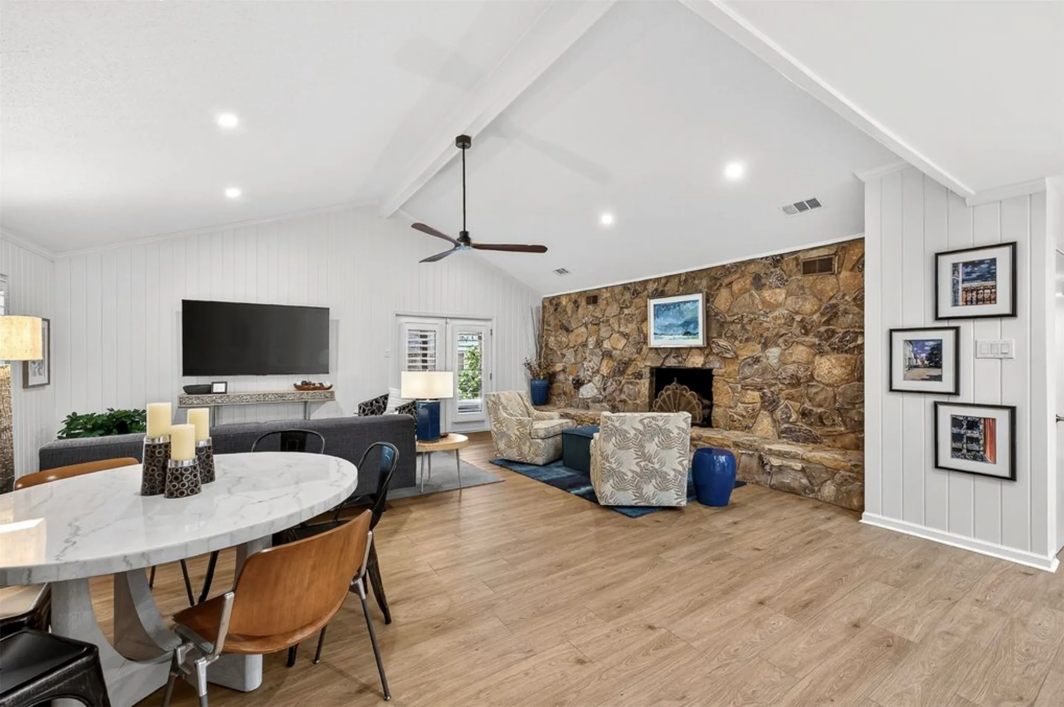 Duplex For Rent in Dallas County , 9805 Airline Road, Dallas, Texas 75230, 3 Bedrooms, 3 Bathrooms, 2 Garage spaces, 1,926 Sqft, built in 1965, Price $8,500, mls#21348018, Real Estate Agent in Dallas, Homes For Rent in Dallas county, Homes For Rent in Dallas, Realtor in Dallas Texas, Real Estate Brokerage Independent Realty Texas, Luminita Cordes Realtor
