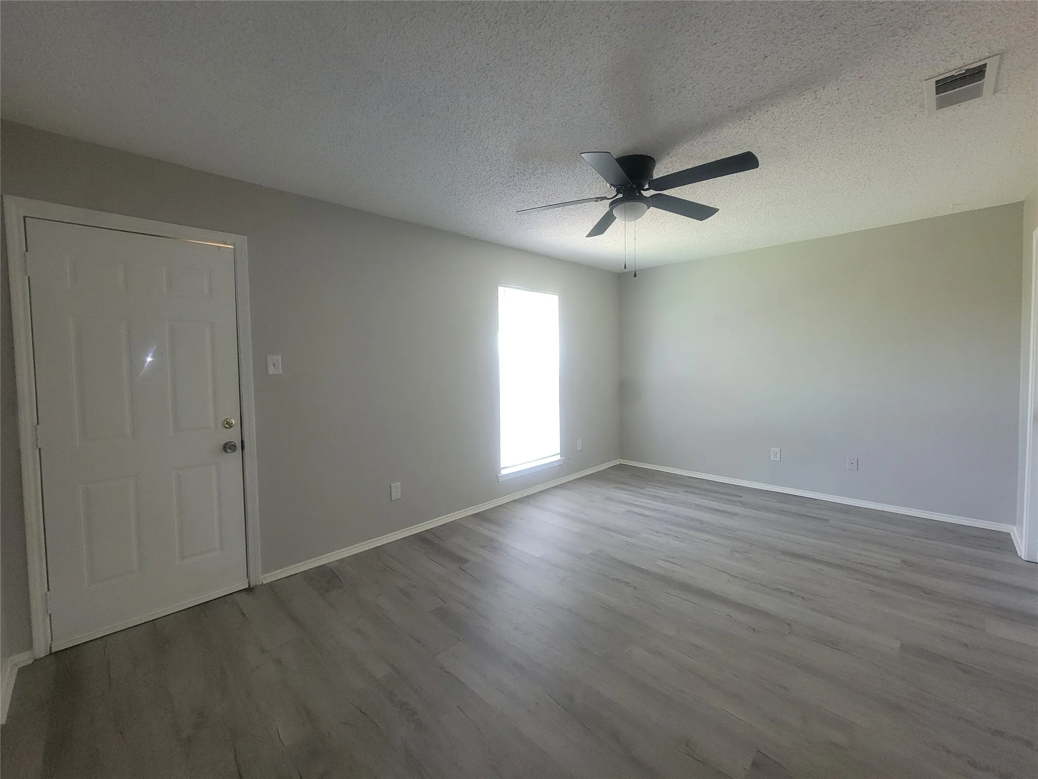Single Family Residence For Rent in Tarrant County , 3411 Stonewall Lane, Fort Worth, Texas 76123, 2 Bedroom, 1 Bathroom, 1 Garage spaces, 2,102 Sqft, built in 1987, mls#21348007, Real Estate Agent in Fort Worth, Homes For Rent in Tarrant county, Homes For Rent in Fort Worth, Realtor in Fort Worth Texas, Real Estate Brokerage Independent Realty Texas, Luminita Cordes Realtor