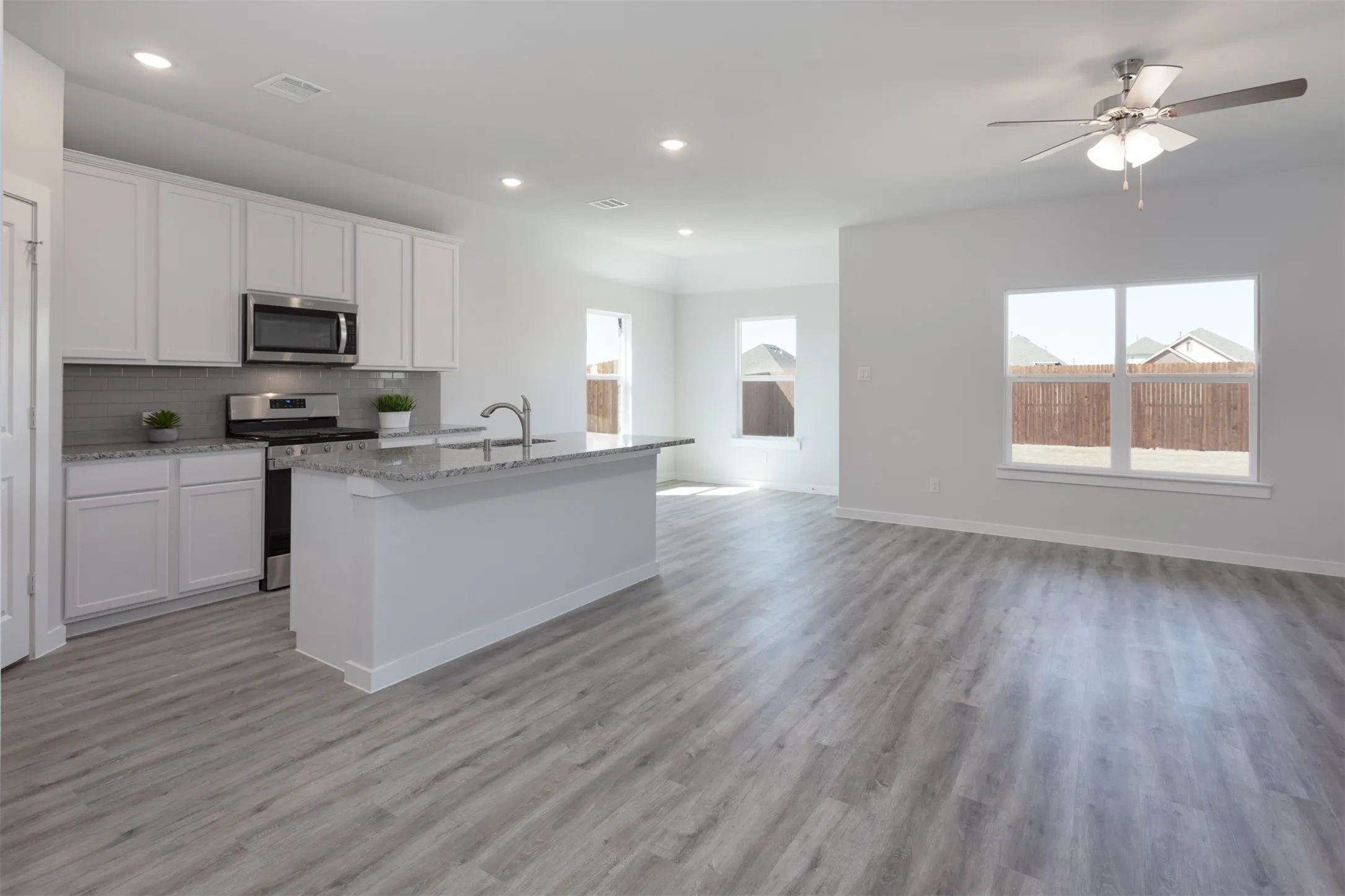 Single Family Residence For Rent in Collin County , 512 Pepperbark Avenue, Princeton, Texas 75407, 3 Bedroom, 2 Bathroom, 2 Garage spaces, 1,606 Sqft, built in 2021, mls#21345676, Real Estate Agent in Princeton, Homes For Rent in Collin county, Homes For Rent in Princeton, Realtor in Princeton Texas, Real Estate Brokerage Independent Realty Texas, Luminita Cordes Realtor