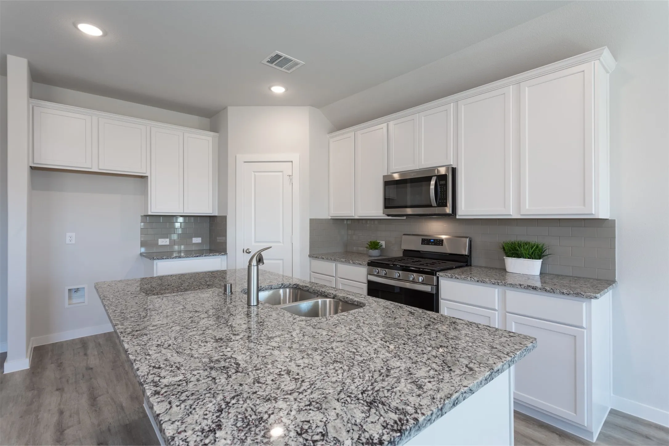 Single Family Residence For Rent in Collin County , 512 Pepperbark Avenue, Princeton, Texas 75407, 3 Bedroom, 2 Bathroom, 2 Garage spaces, 1,606 Sqft, built in 2021, mls#21345676, Real Estate Agent in Princeton, Homes For Rent in Collin county, Homes For Rent in Princeton, Realtor in Princeton Texas, Real Estate Brokerage Independent Realty Texas, Luminita Cordes Realtor