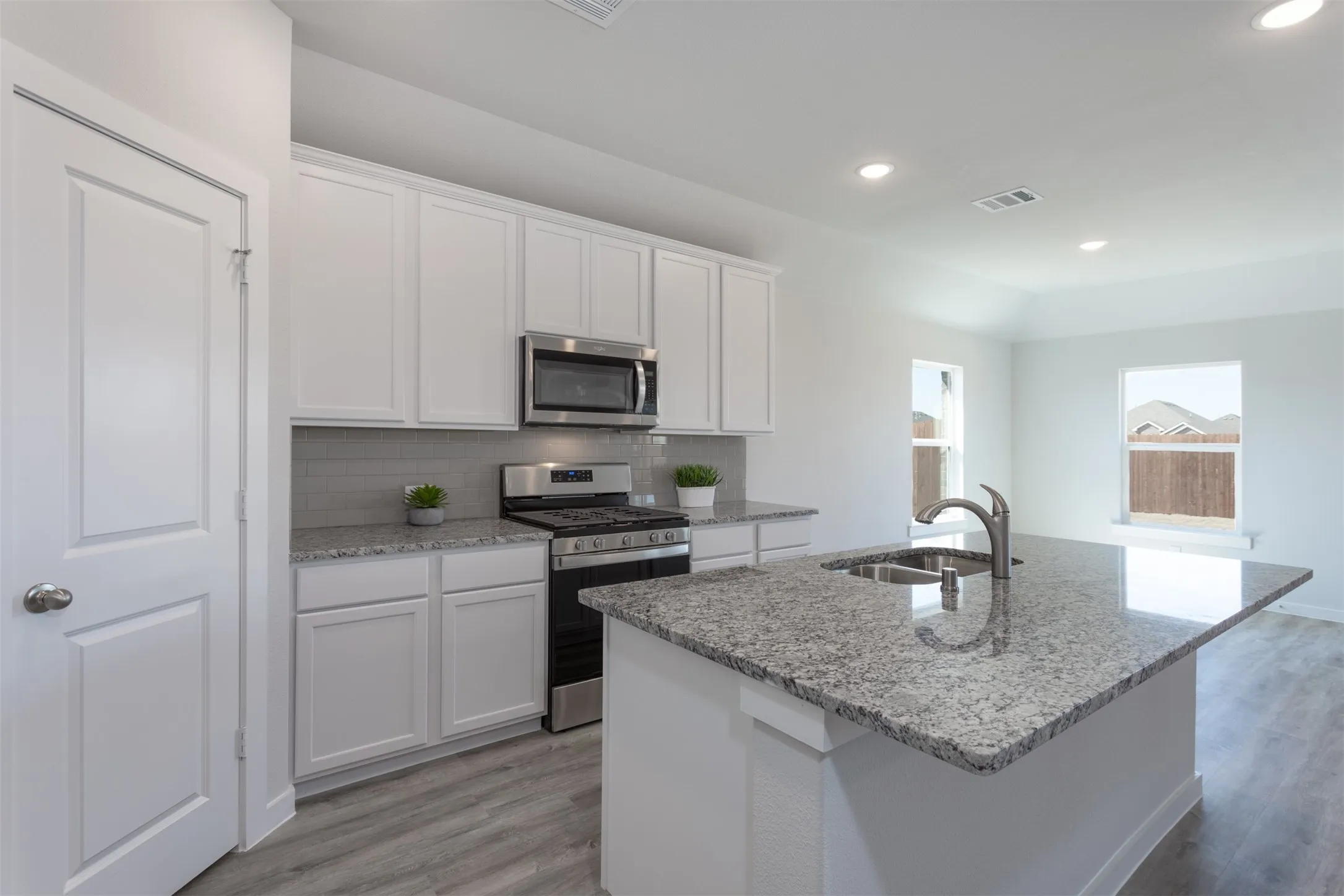 Single Family Residence For Rent in Collin County , 512 Pepperbark Avenue, Princeton, Texas 75407, 3 Bedroom, 2 Bathroom, 2 Garage spaces, 1,606 Sqft, built in 2021, mls#21345676, Real Estate Agent in Princeton, Homes For Rent in Collin county, Homes For Rent in Princeton, Realtor in Princeton Texas, Real Estate Brokerage Independent Realty Texas, Luminita Cordes Realtor