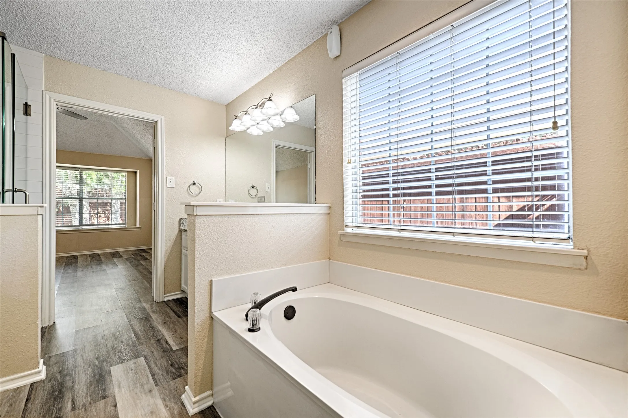 Single Family Residence For Sale in Denton County , 3231 Renaissance Drive, Dallas, Texas 75287, 3 Bedroom, 3 Bathroom, 2 Garage spaces, 1,704 Sqft, built in 1991, mls#21347756, Real Estate Agent in Dallas, Homes For Sale in Denton county, Homes For Sale in Dallas, Realtor in Dallas Texas, Real Estate Brokerage Independent Realty Texas, Luminita Cordes Realtor